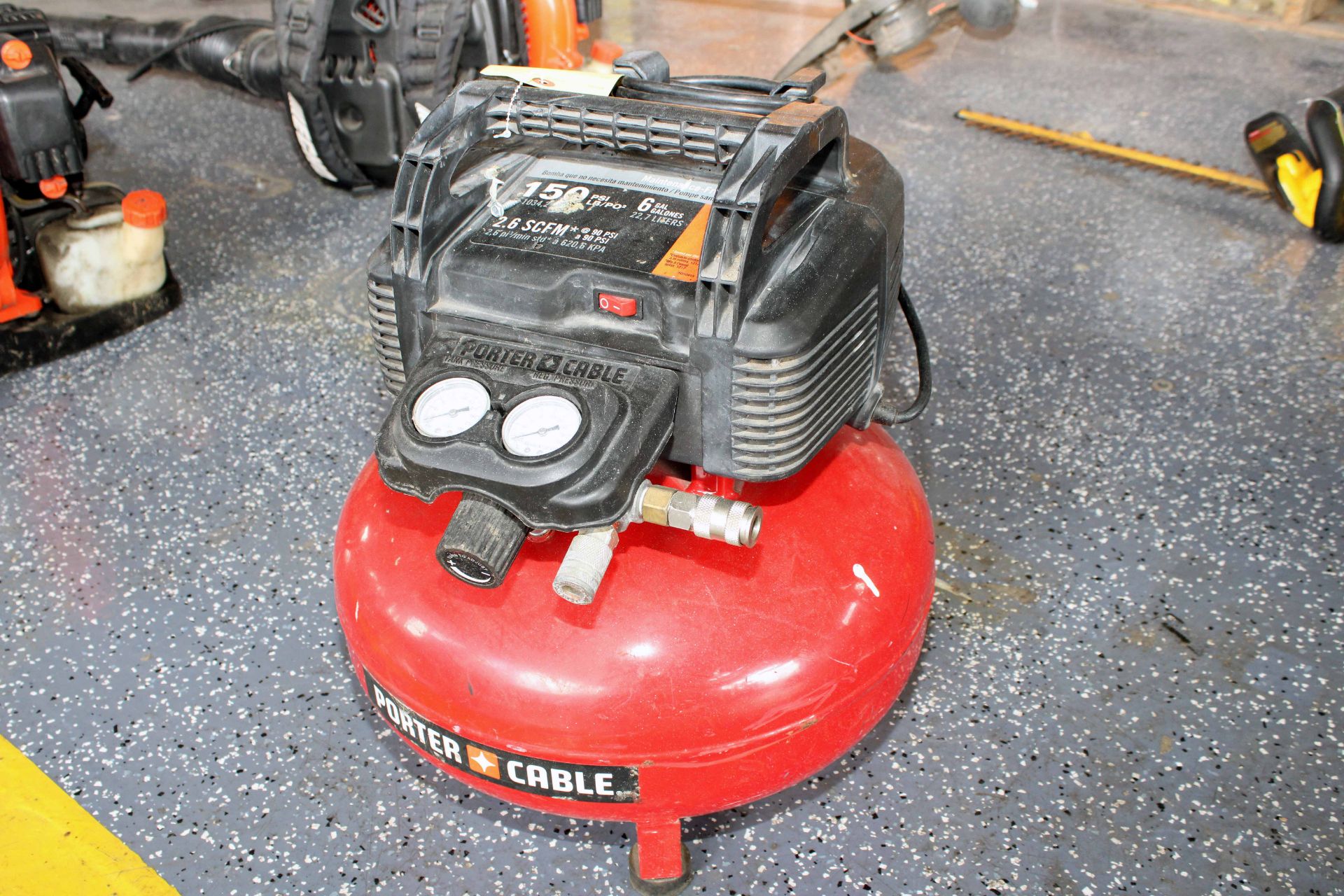 AIR COMPRESSOR, PORTER CABLE, 150 PSI, 6 gal., 2.6 SCFM, maintenance free pump