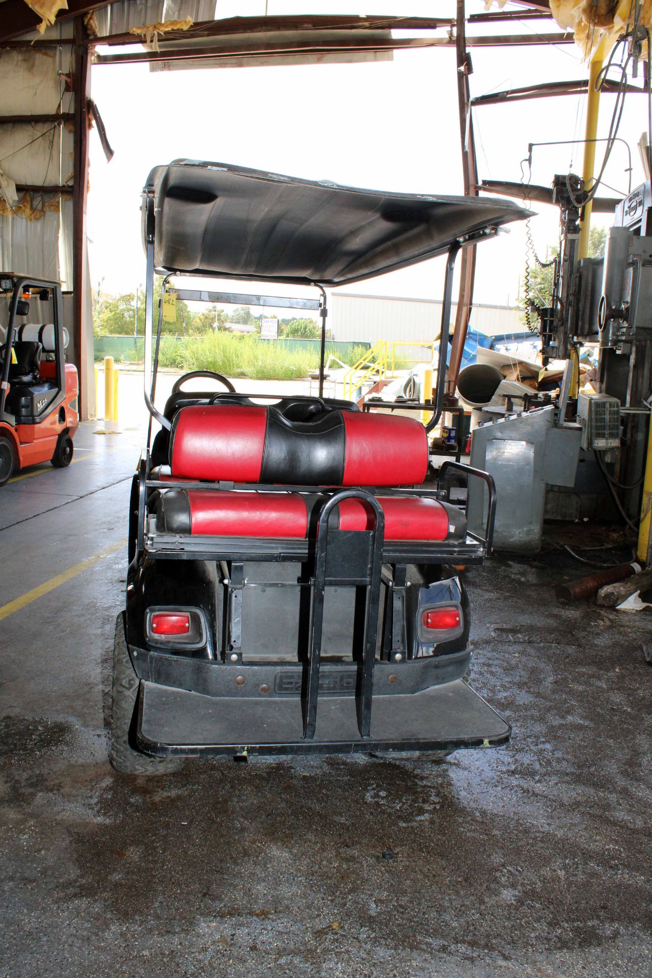 GOLF CART, EZ-GO, ST EXPRESS, gasoline, lift kit, extra wide, tires, (2) dbl. seats, rear platform - Image 4 of 8