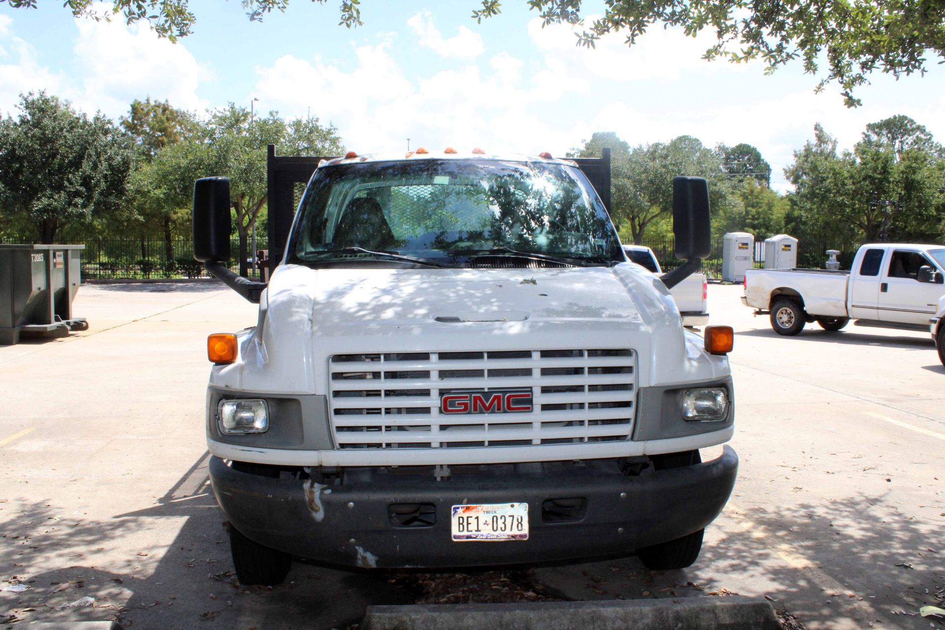 FLATBED TRUCK, 2006 GMC MDL. C5500 1.5 T. CAP., diesel, 15' stake side, VIN 1GDE5C1236F432396 - Image 3 of 9