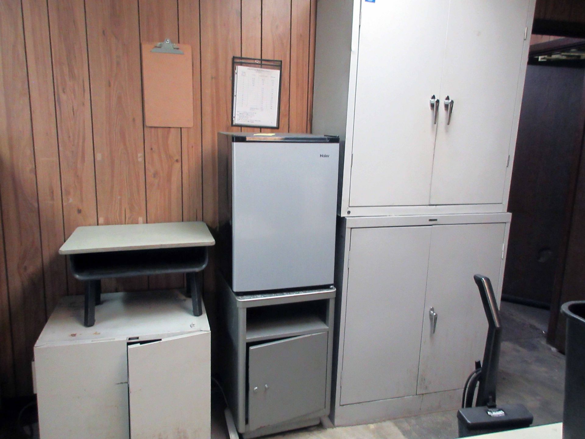 LOT CONSISTING OF: office furniture & supplies (mini fridge not included) - Image 2 of 6