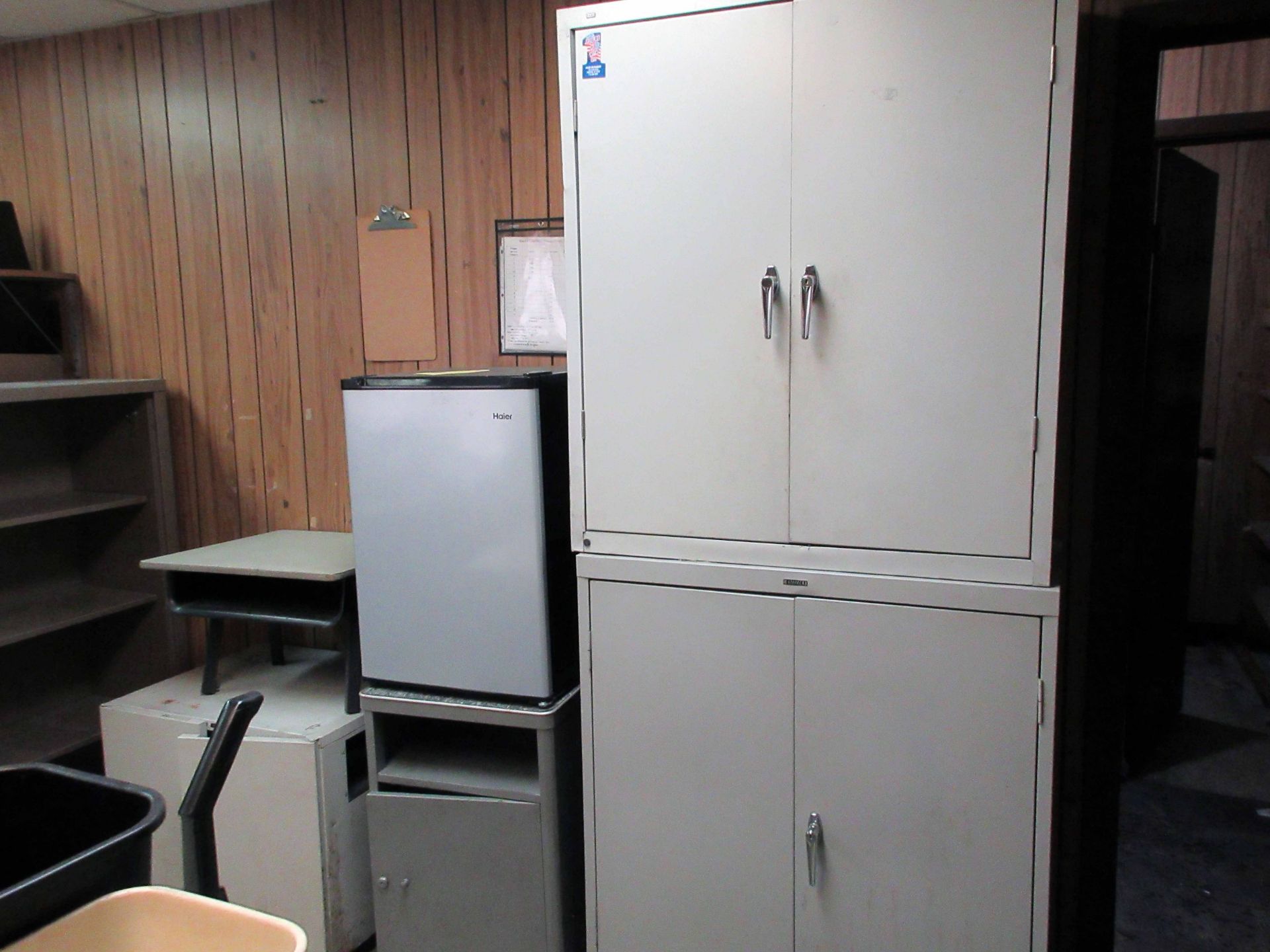 LOT CONSISTING OF: office furniture & supplies (mini fridge not included) - Image 6 of 6
