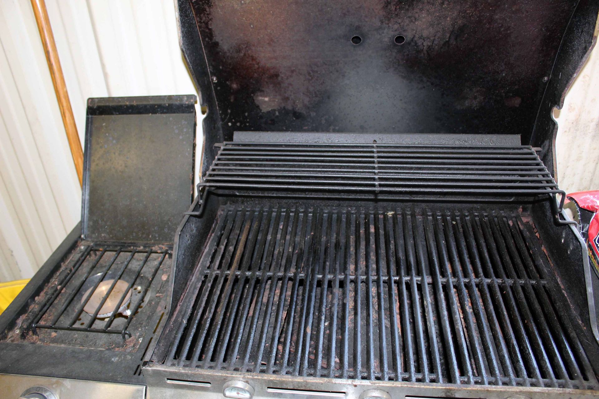 STAINLESS STEEL PROPANE GRILL, CHAR-BROIL - Image 2 of 3