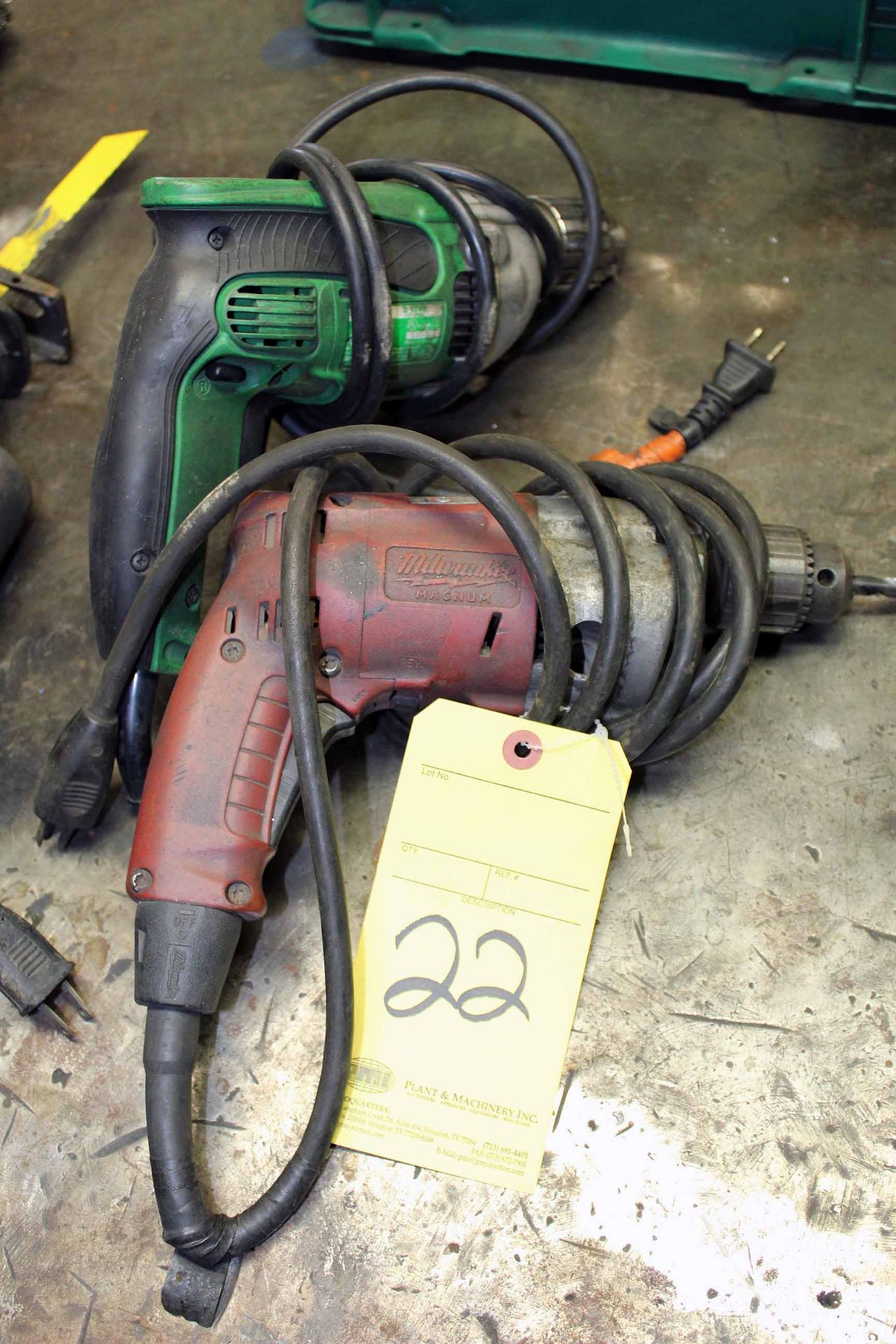 LOT OF ELECTRIC DRILLS: Hitachi & Milwaukee, 1/2 chuck