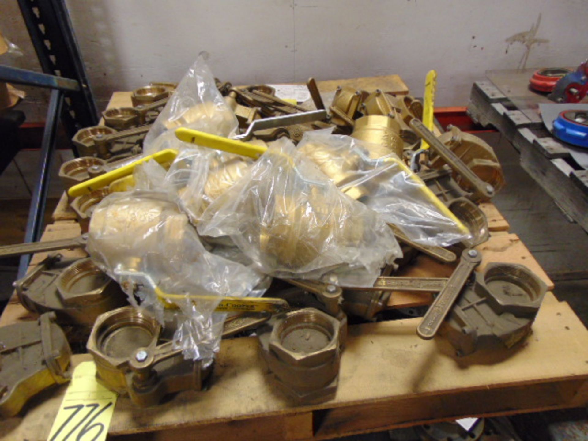 LOT OF BRASS VALVES, assorted (on one pallet)