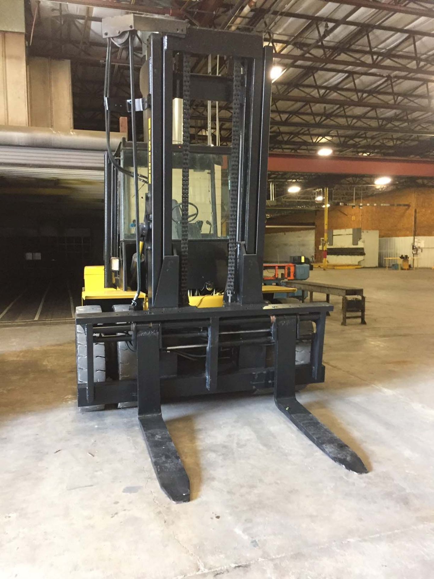 LARGE CAPACITY FORKLIFT, HYSTER 23,000 LB. CAP. MDL. H230XL, LPG, 183" max. lift ht., 2-stage mast, - Image 2 of 8