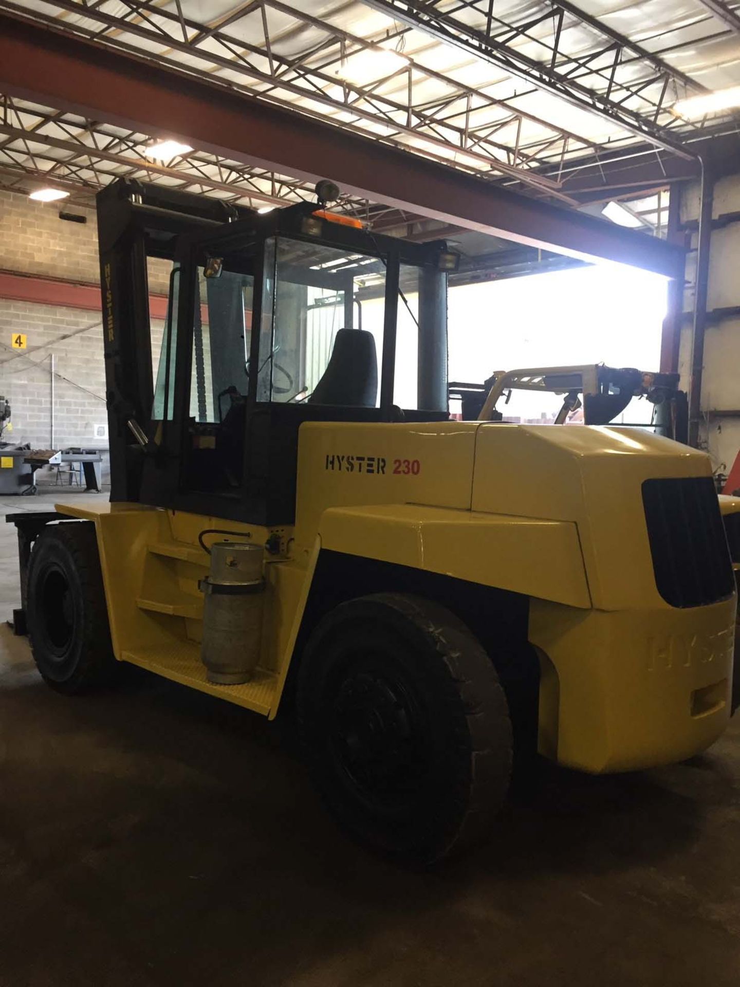 LARGE CAPACITY FORKLIFT, HYSTER 23,000 LB. CAP. MDL. H230XL, LPG, 183" max. lift ht., 2-stage mast, - Image 5 of 8