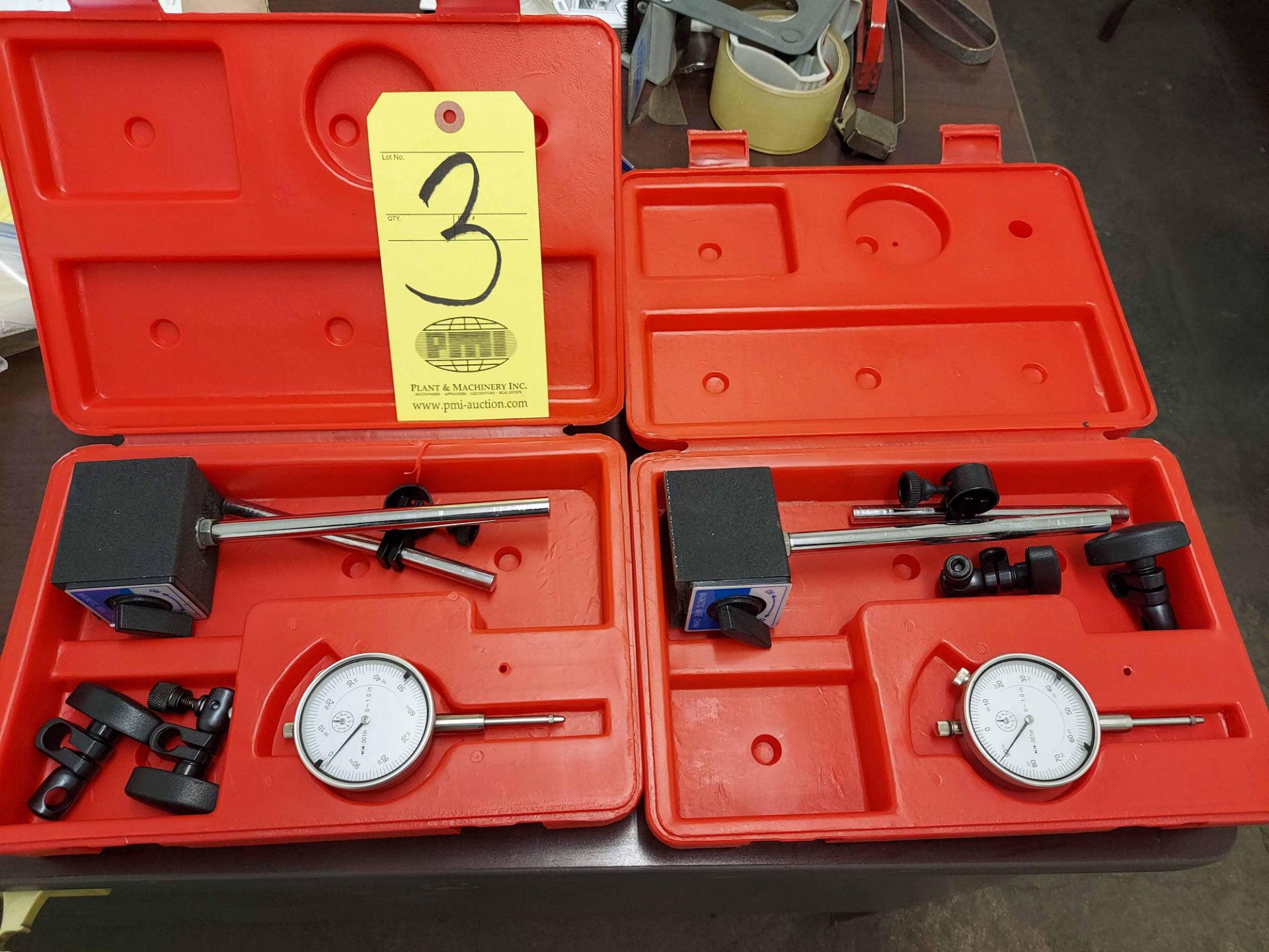 LOT OF DIAL INDICATORS & MAGNETIC BLOCK