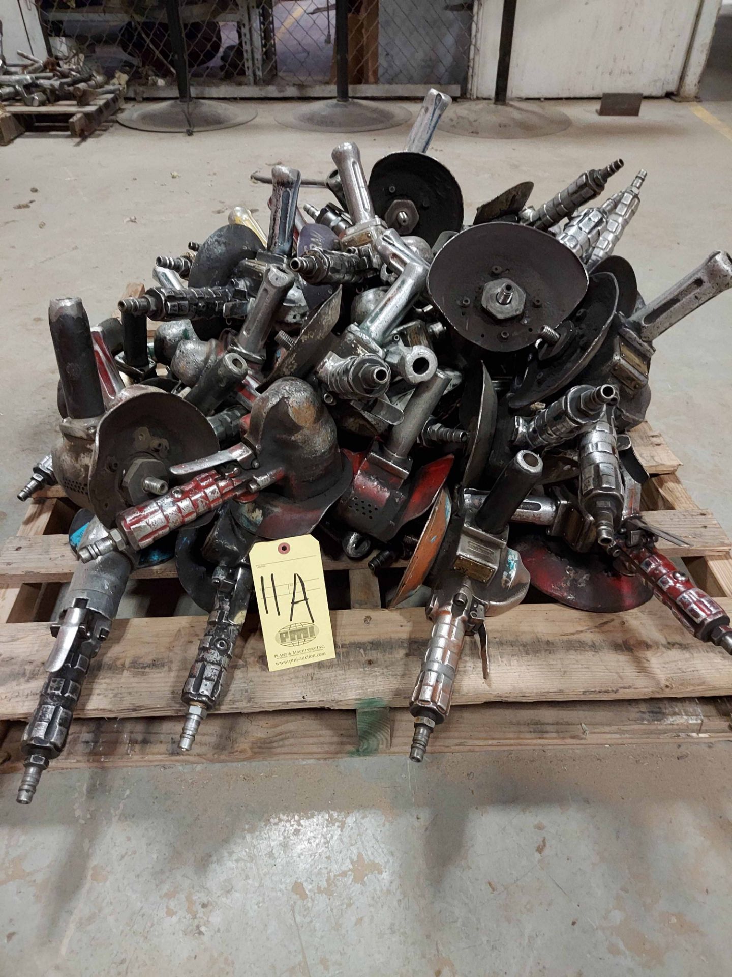 LOT OF PNEUMATIC ANGLE GRINDERS