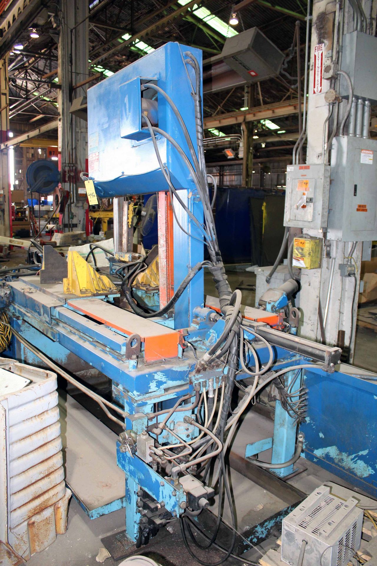 VERTICAL BANDSAW, DOALL MDL. TF-2021M, 480 v., 3 phase, 192" band length, hyd. clamping, hyd. pwr. - Image 2 of 7