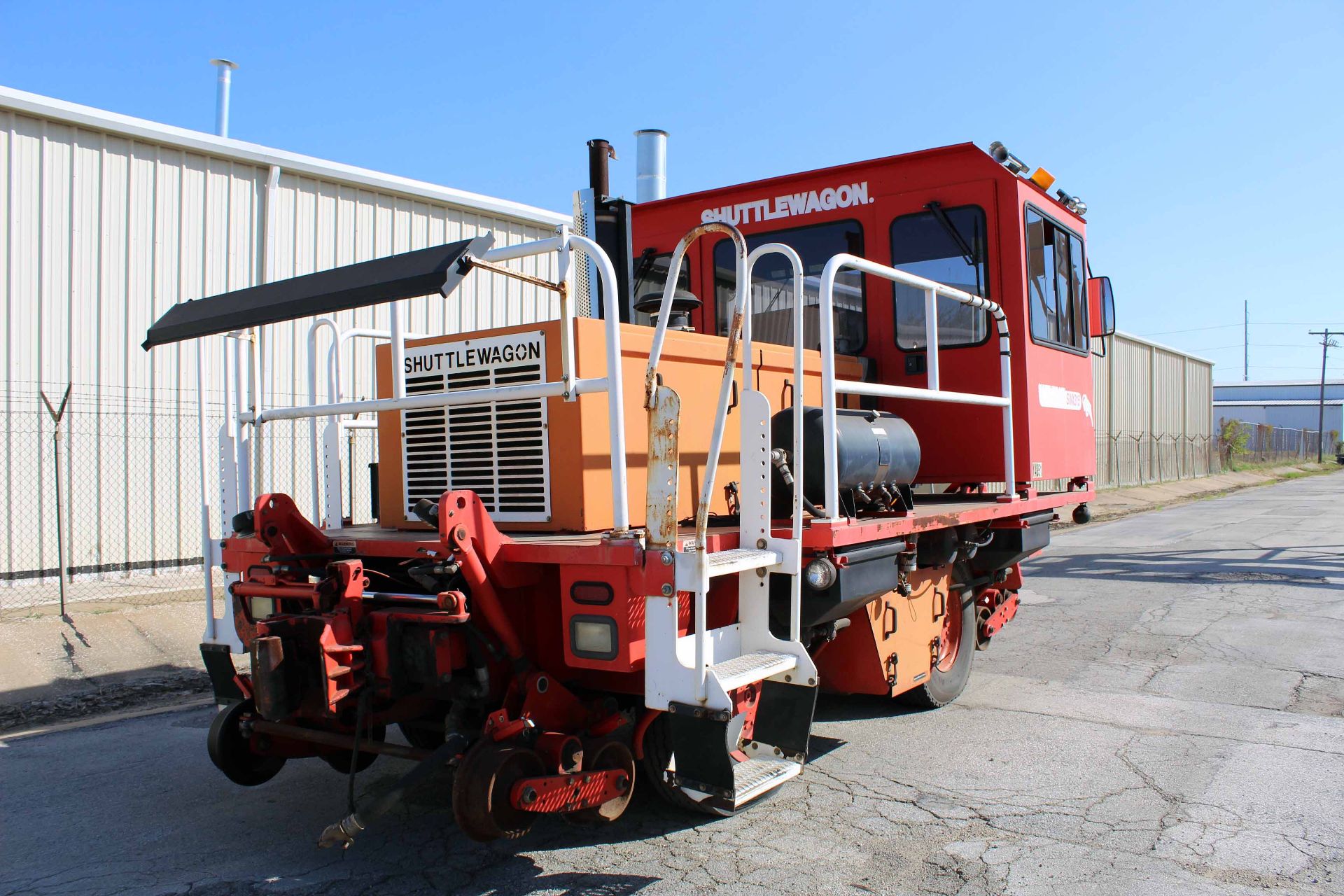 RAILCAR MOVER, SHUTTLEWAGON MDL. SWX315, 27,000 lb. drawbar pull, Cummins diesel engine, AAR - Image 9 of 9