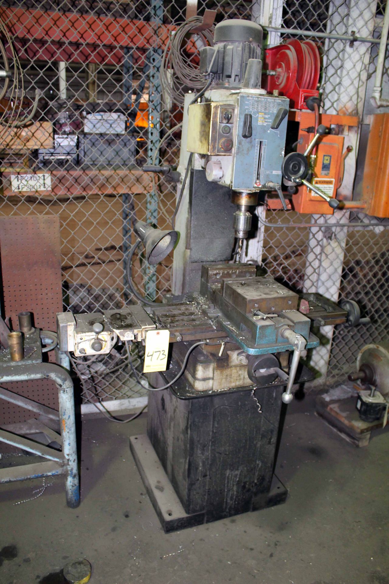 VERTICAL MILL, RONG FU INDUSTRIES MDL. RF6416279, 8" vise, S/N 1361317 (Dallas, TX)