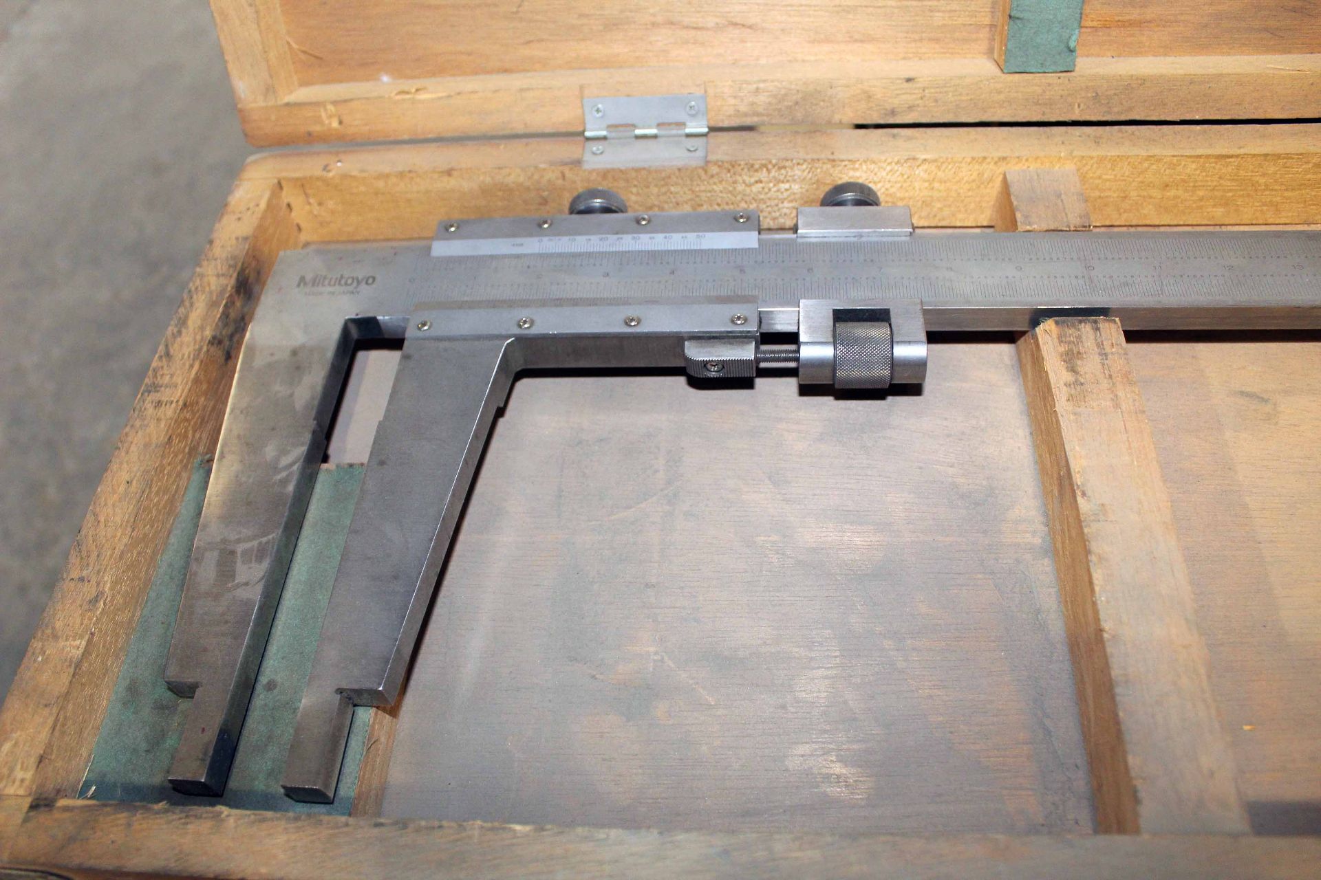 VERNIER CALIPER, MITUTOYO 82" SERIES 534, w/case (Dallas, TX) - Image 2 of 2