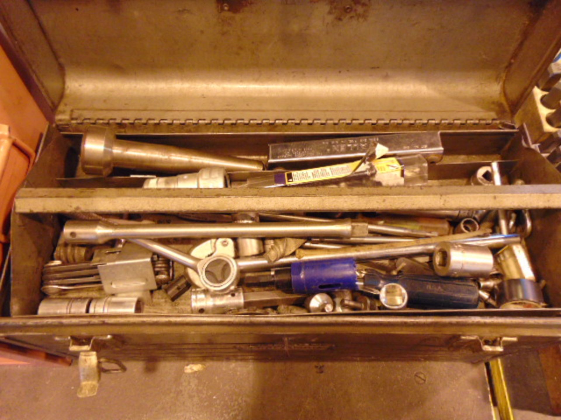 TOOLBOX, w/assorted tools - Image 2 of 3