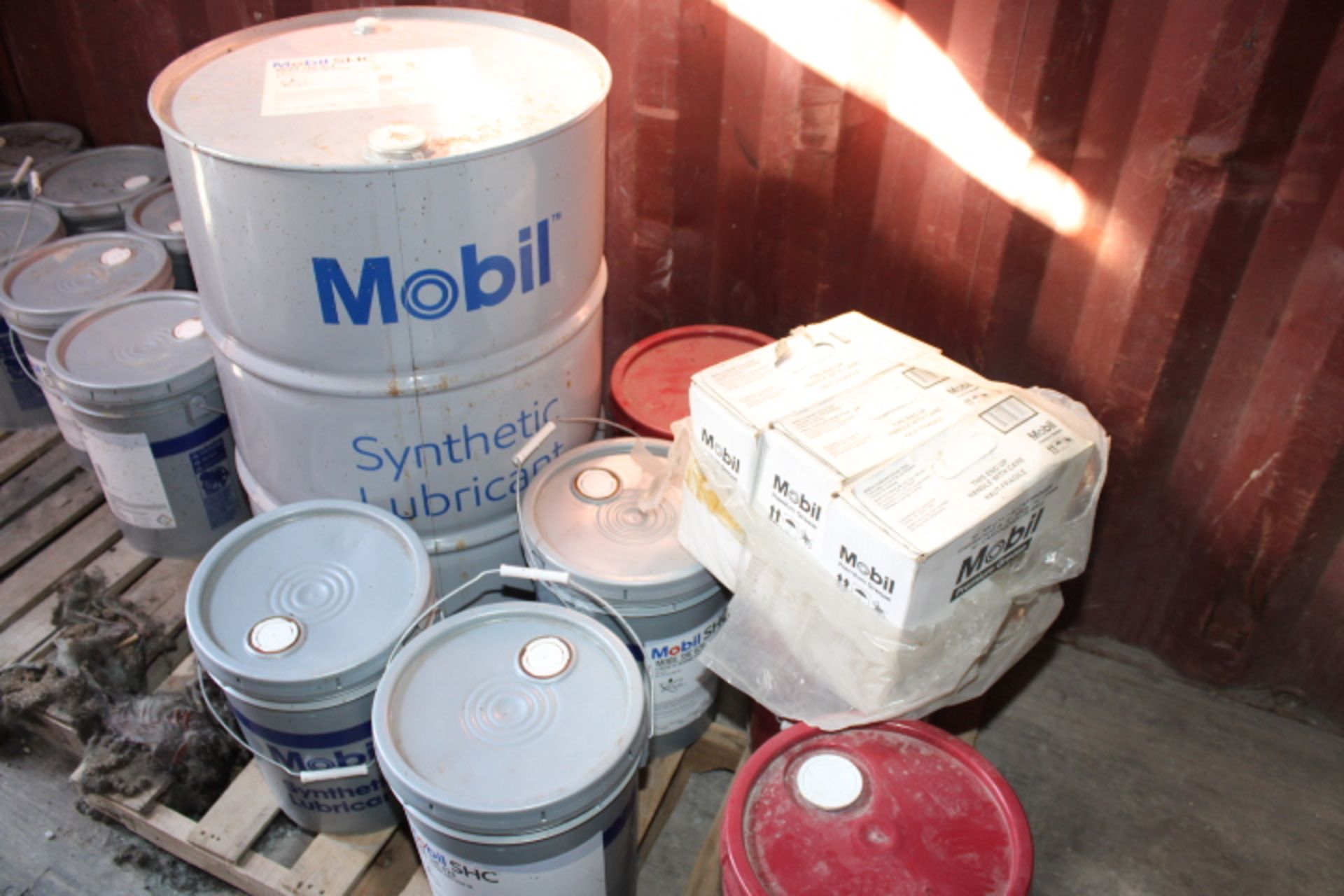 LOT CONTENTS OF CONTAINER 5: Mobile Oil SHC 624, (11) 5 gal. pails & (1) 55 gallon drum, weld neck - Image 17 of 17