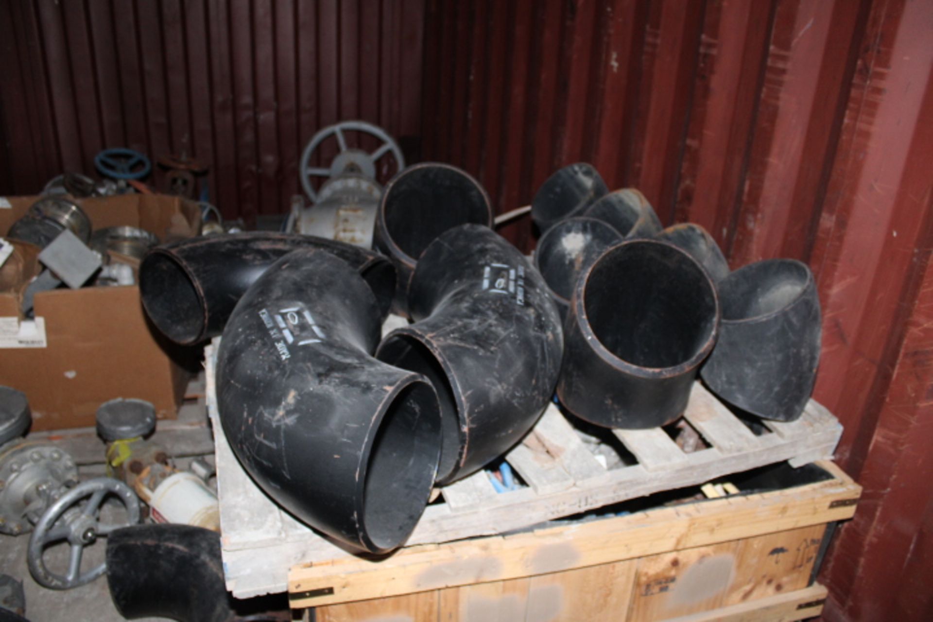 LOT CONTENTS OF CONTAINER 5: Mobile Oil SHC 624, (11) 5 gal. pails & (1) 55 gallon drum, weld neck - Image 13 of 17