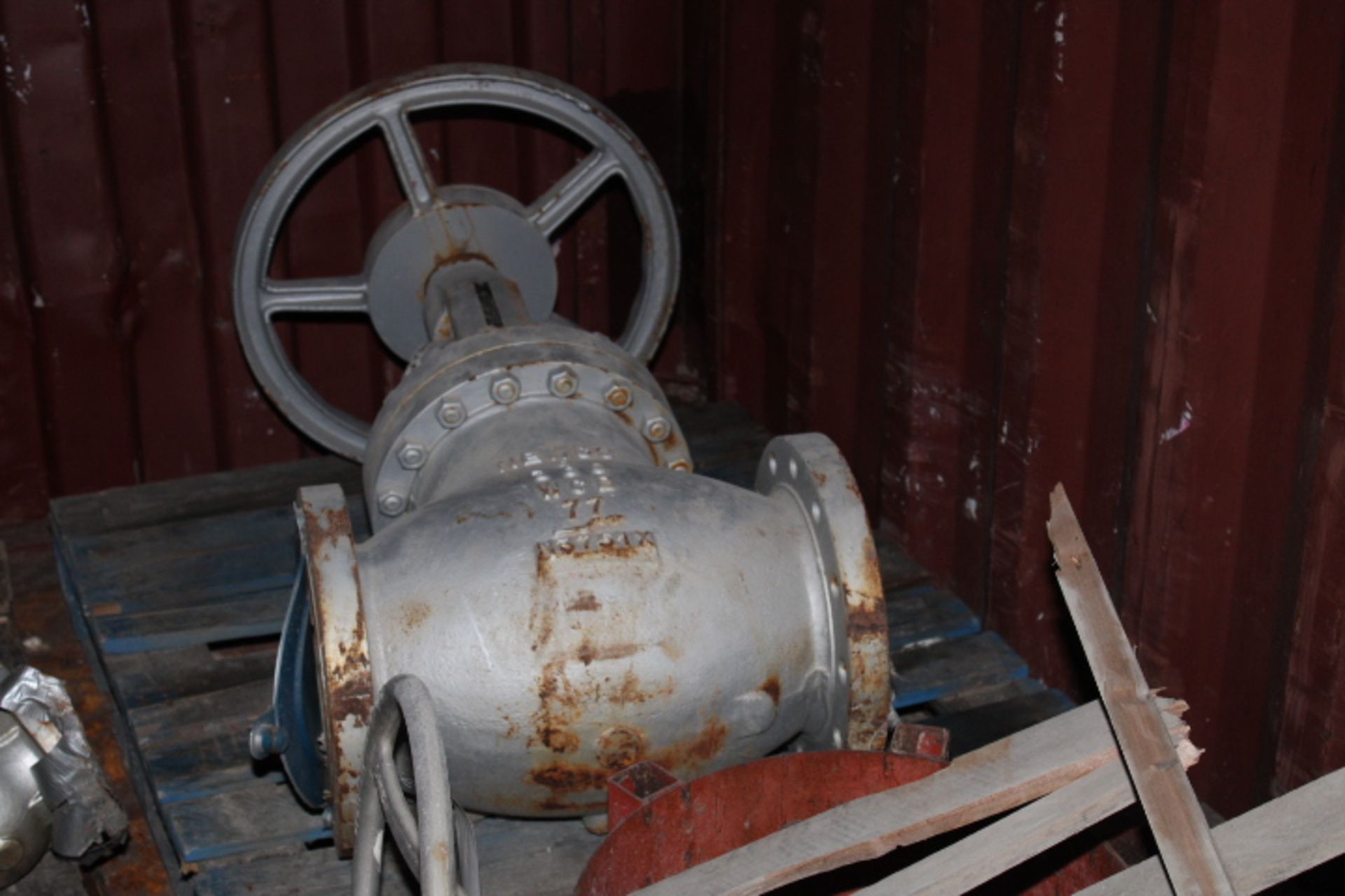 LOT CONTENTS OF CONTAINER 5: Mobile Oil SHC 624, (11) 5 gal. pails & (1) 55 gallon drum, weld neck - Image 15 of 17