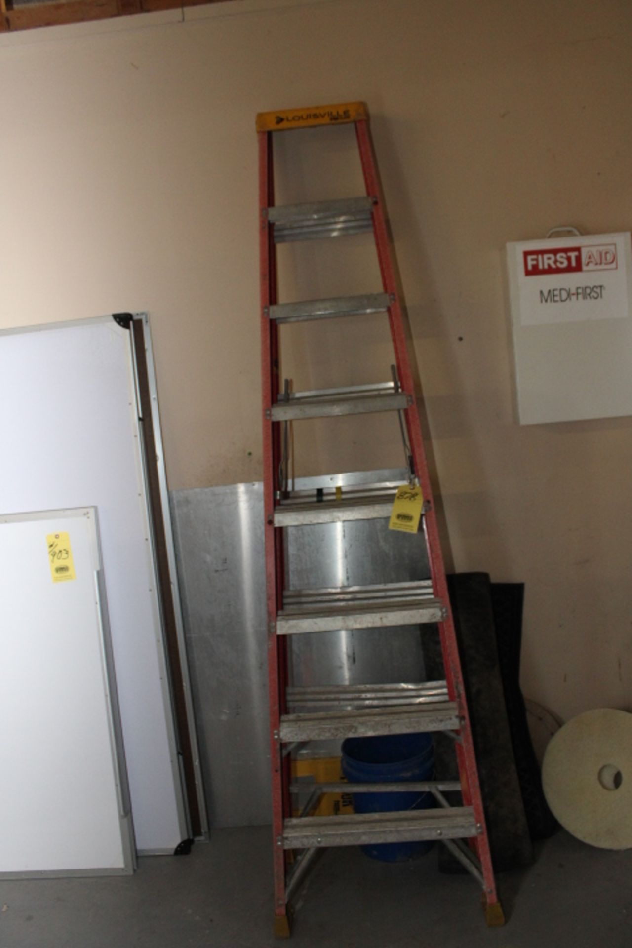 A-FRAME FIBERGLASS LADDER, LOUISVILLE 8', 300 lb. cap. (Westlake)