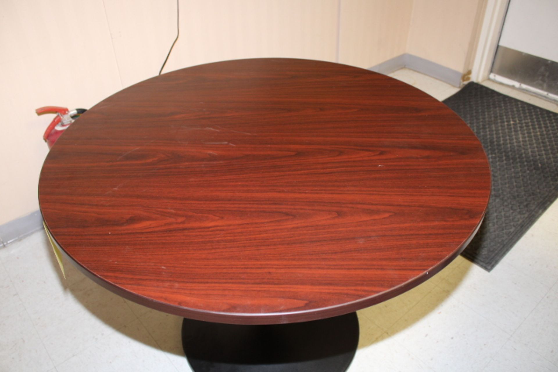 ROUND TABLE, 41" (Westlake)