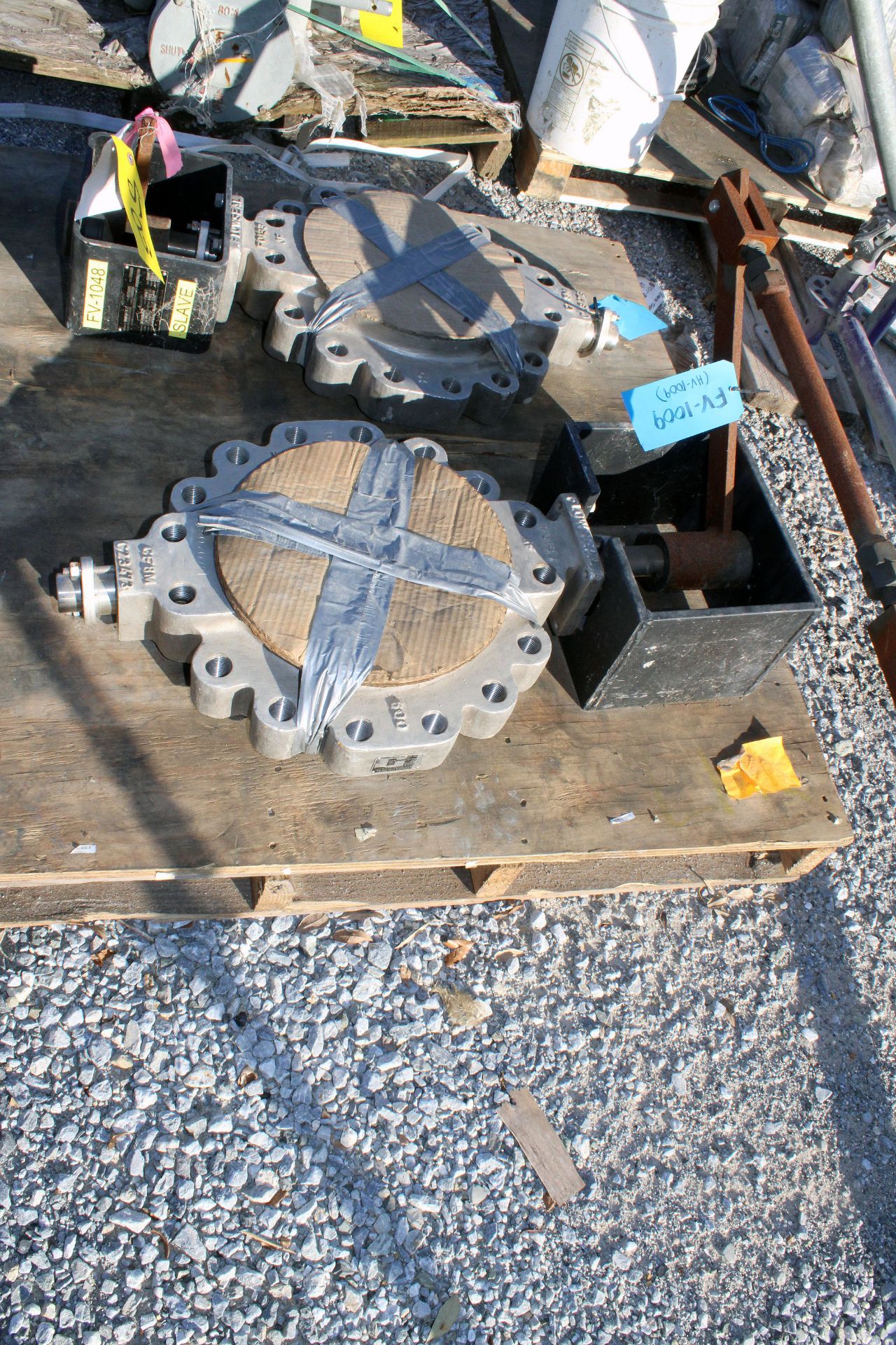 LOT OF BUTTERFLY VALVES: (2) 10" - 600# (Westlake)