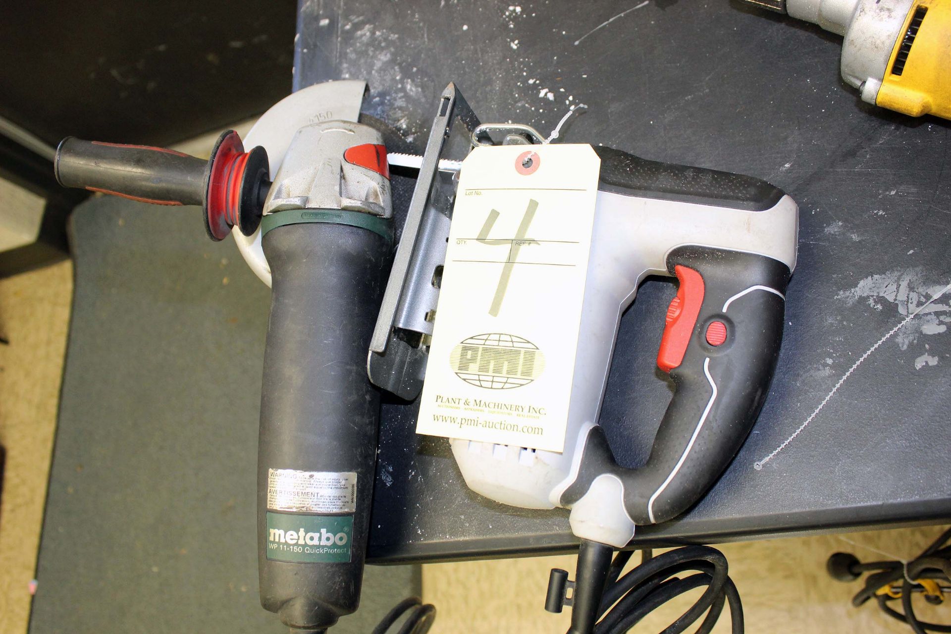 LOT CONSISTING OF: electric hand tools, grinder & jig saw (Pasadena)