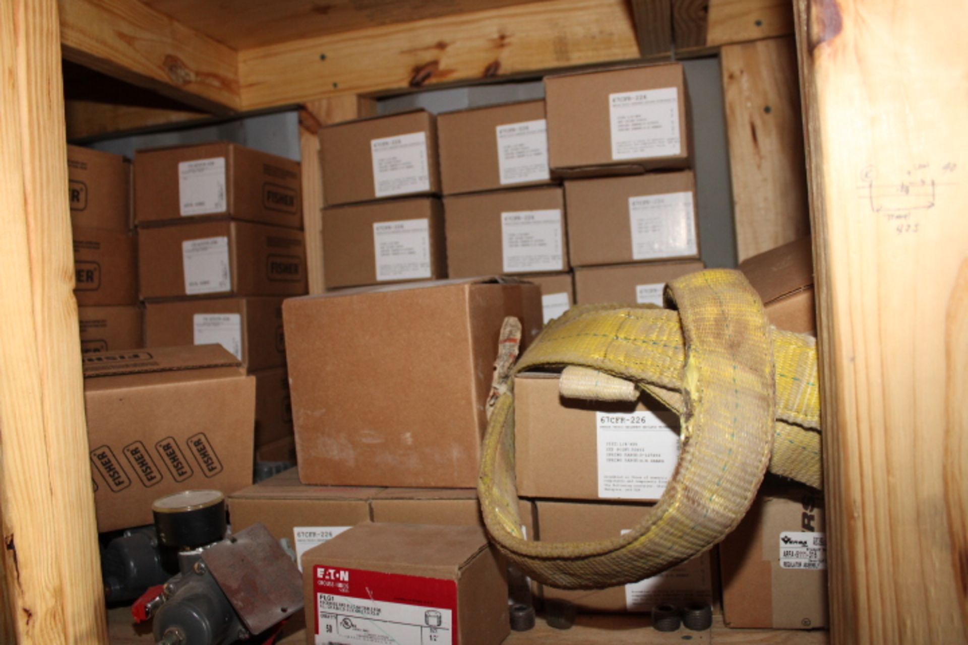 LOT CONTENTS OF CONTAINER 2: galvanized fittings, gauges, electrical fittings, air pressure - Image 20 of 55