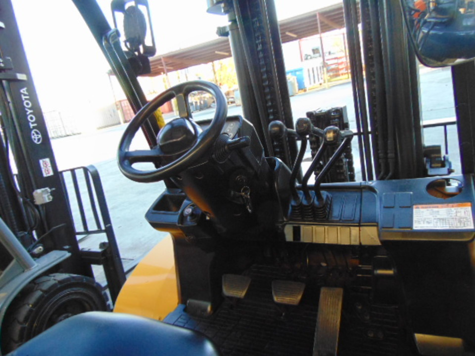 FORKLIFT, CATERPILLAR 11,000 LB. BASE CAP. MDL. PD11000, new 2012, diesel, 89" 3-stage mast, 189" - Image 4 of 8