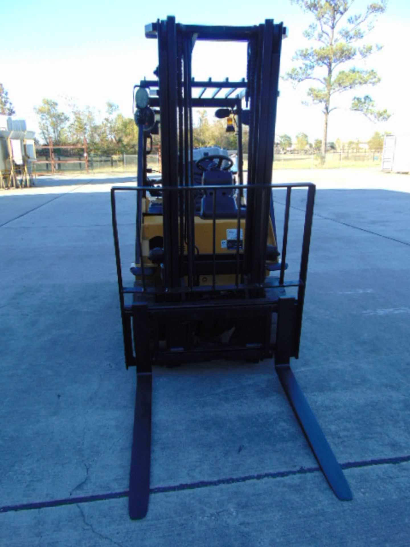 FORKLIFT, CATERPILLAR 5,000 LB. BASE CAP. MDL. 25P5000, new 2011, LPG, 88" 2-stage base, 140" max. - Image 3 of 8