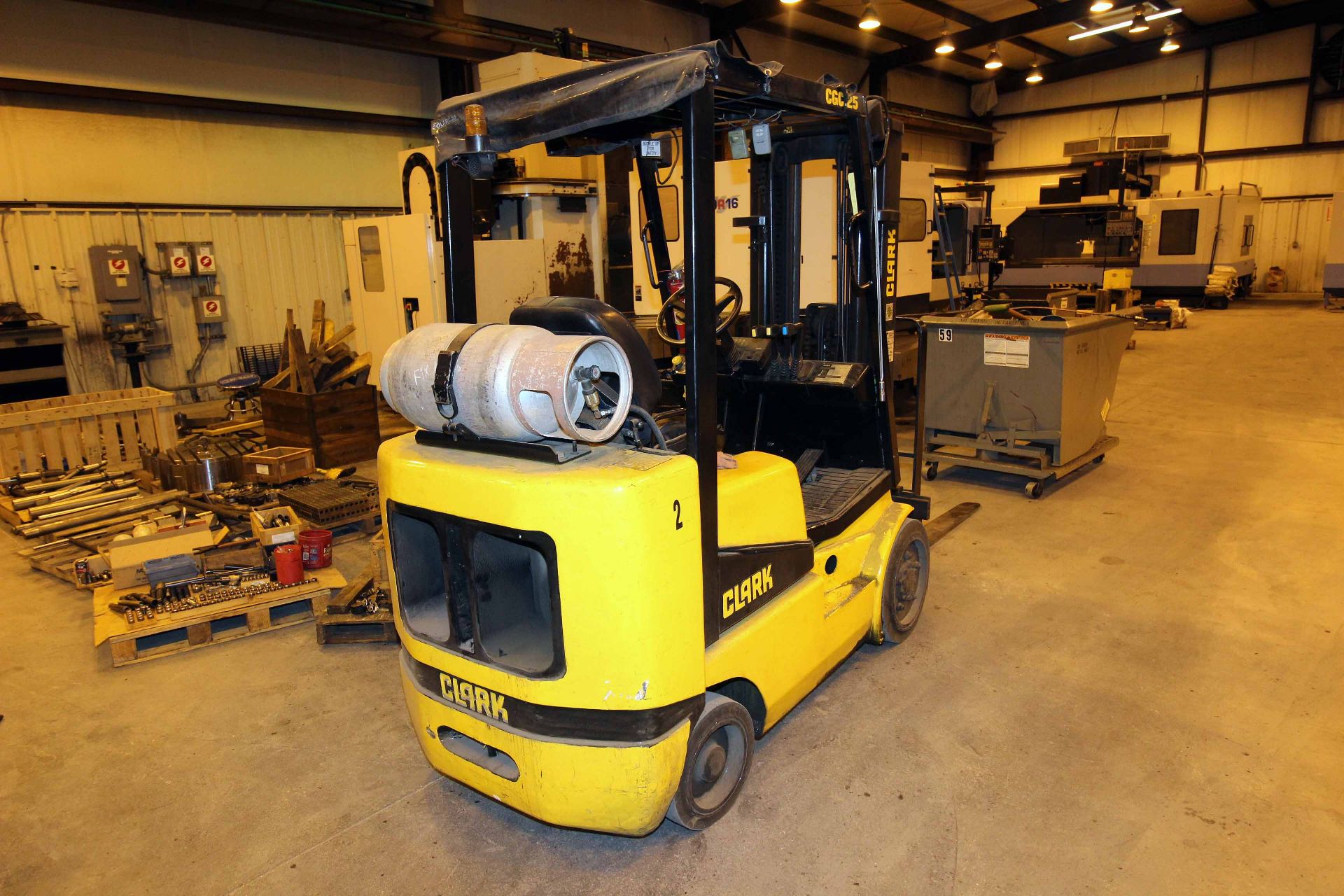 FORKLIFT, CLARK 5,000 LB. BASE CAP. MDL. CGC25, LPG, 3-stage mast, 189” lift ht., solid tires, - Image 4 of 4