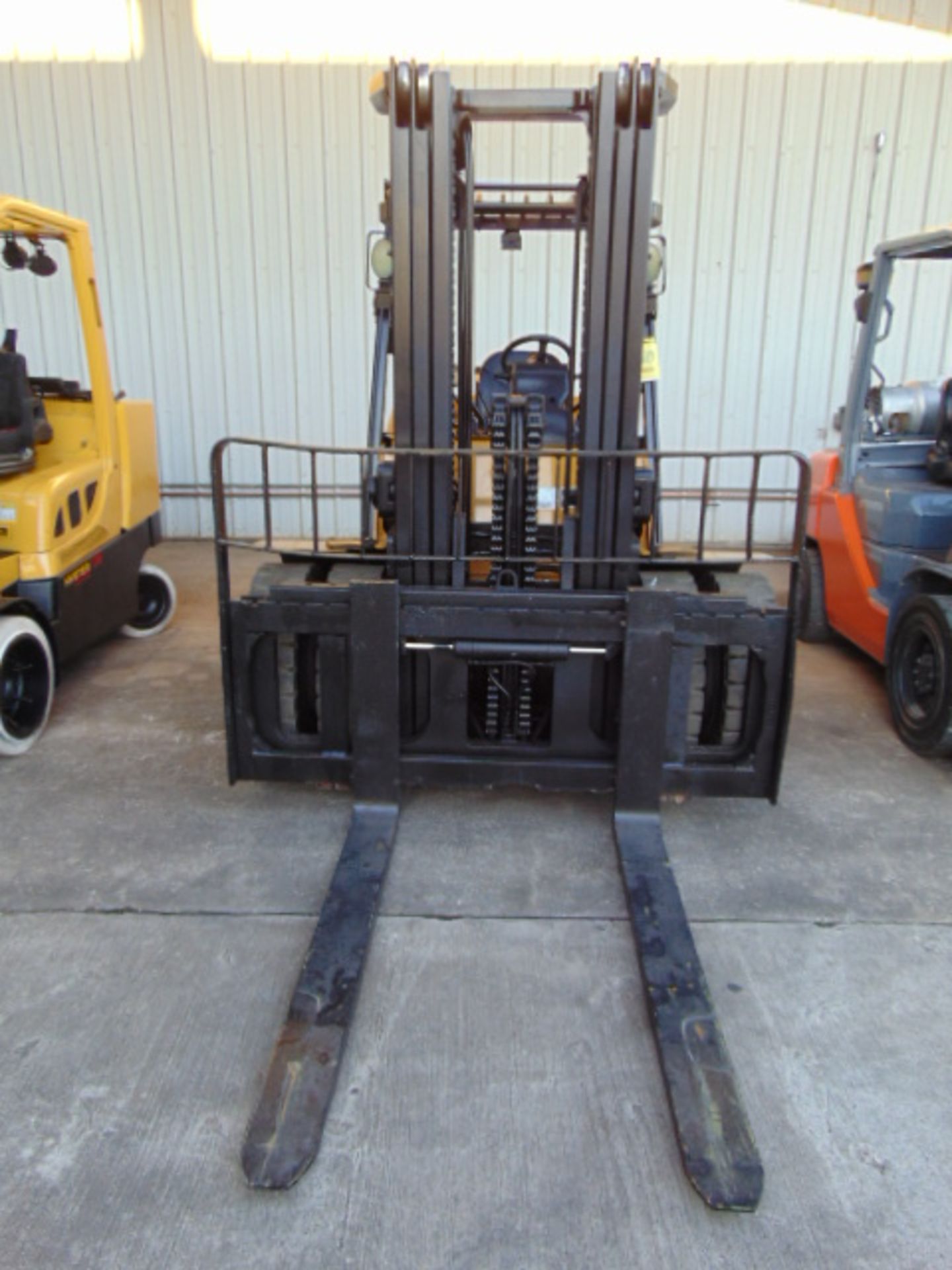 FORKLIFT, CATERPILLAR 11,000 LB. BASE CAP. MDL. PD11000, new 2012, diesel, 89" 3-stage mast, 189" - Image 3 of 8