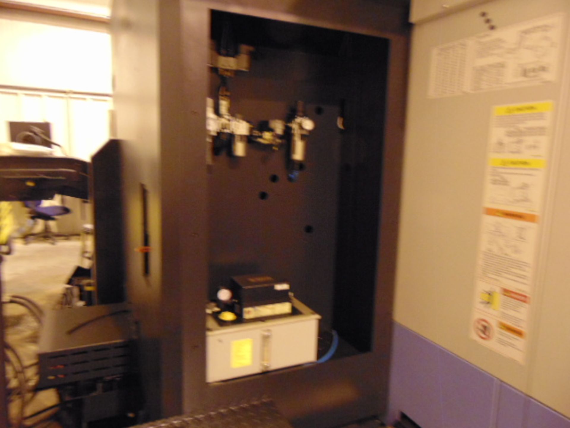 CNC VERTICAL MACHINING CENTER, DOOSAN MDL. VM960 4-AXIS, new 2013, Fanuc Series 31i – Mdl. B CNC - Image 10 of 15