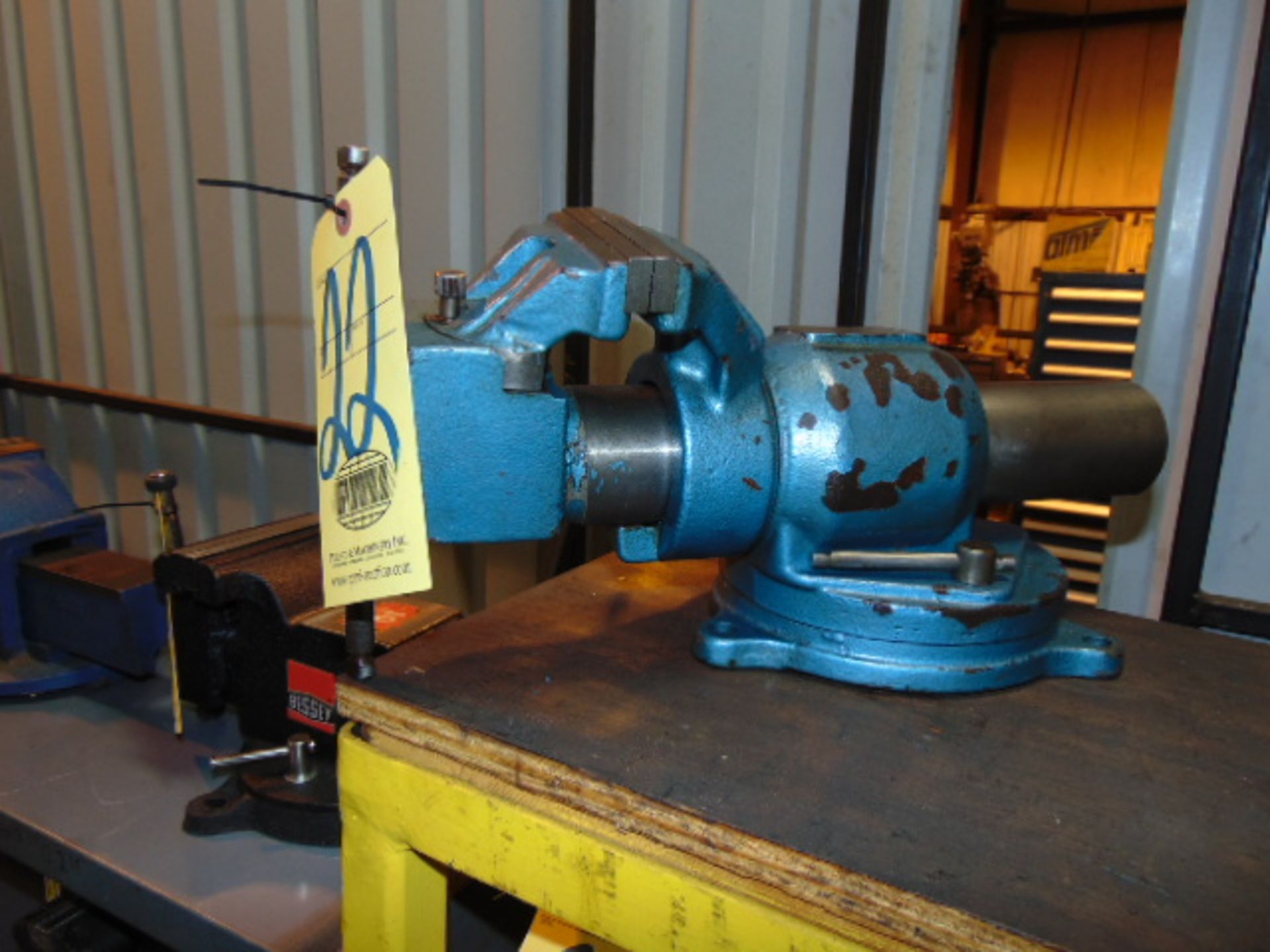 BENCH VISE, 4"