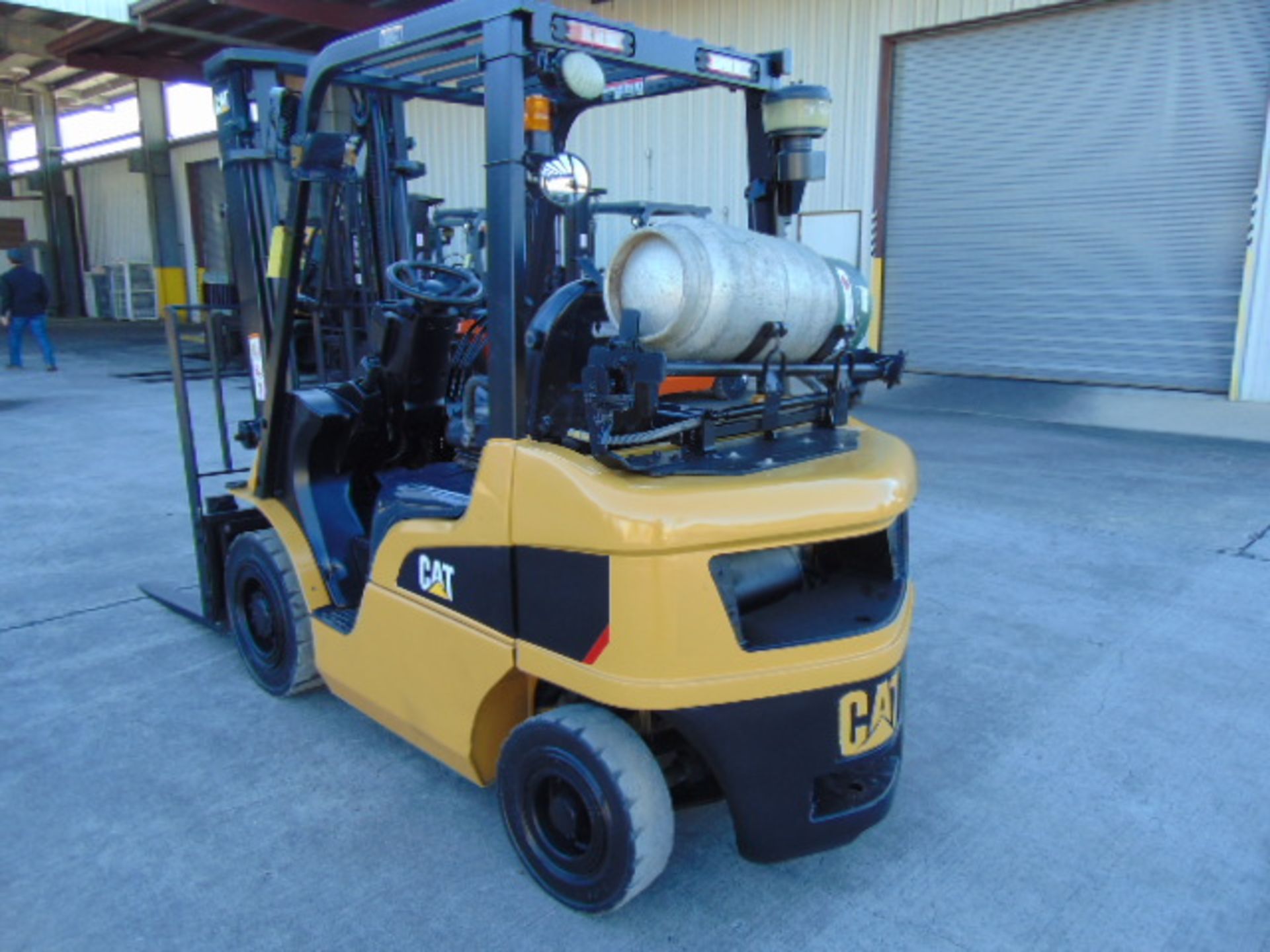 FORKLIFT, CATERPILLAR 5,000 LB. BASE CAP. MDL. 25P5000, new 2011, LPG, 88" 2-stage base, 140" max. - Image 7 of 8