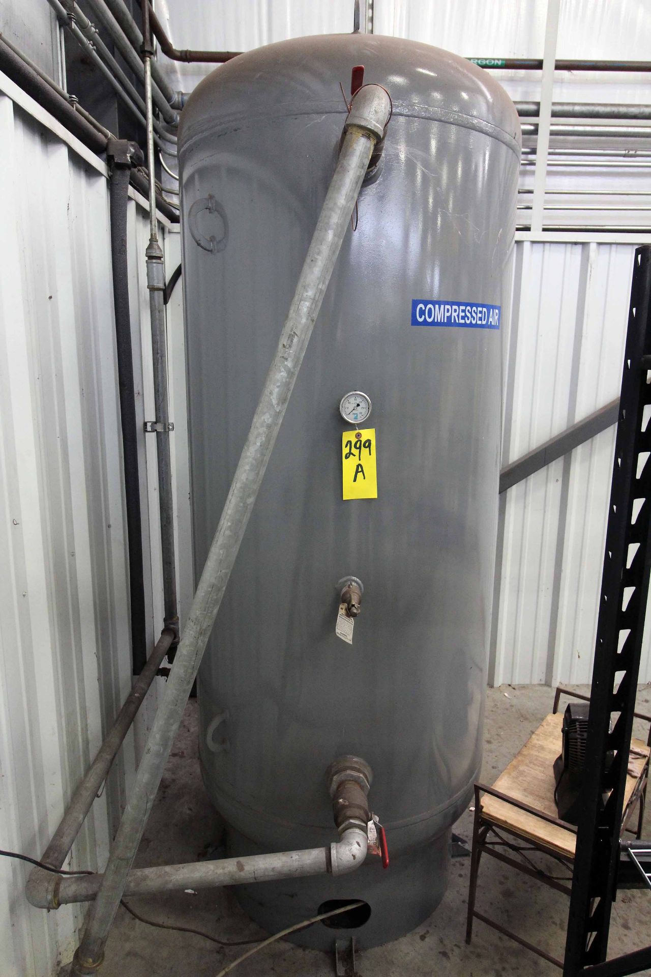 VERTICAL AIR RECEIVER TANK