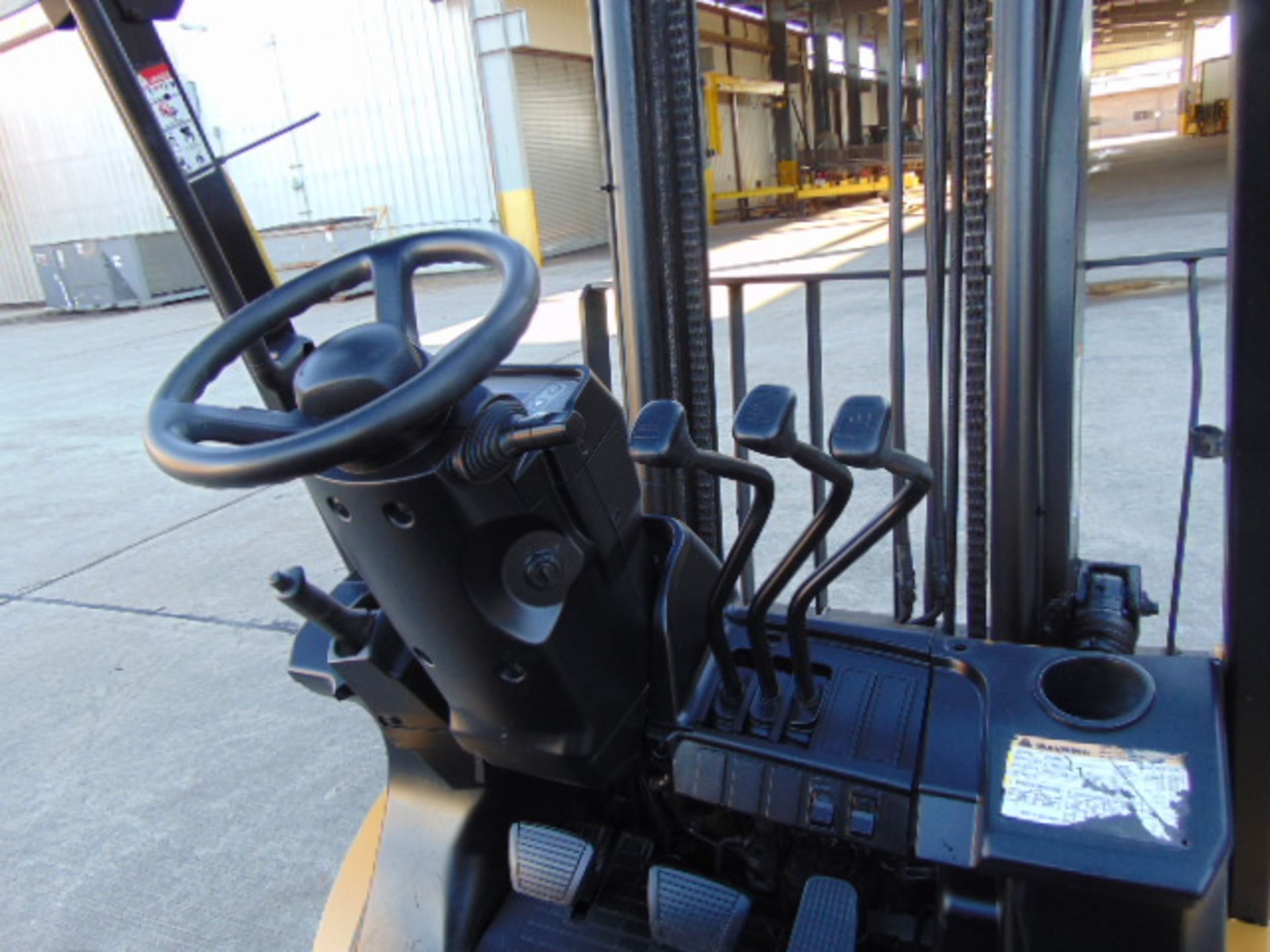 FORKLIFT, CATERPILLAR 5,000 LB. BASE CAP. MDL. 25P5000, new 2011, LPG, 88" 2-stage base, 140" max. - Image 4 of 8