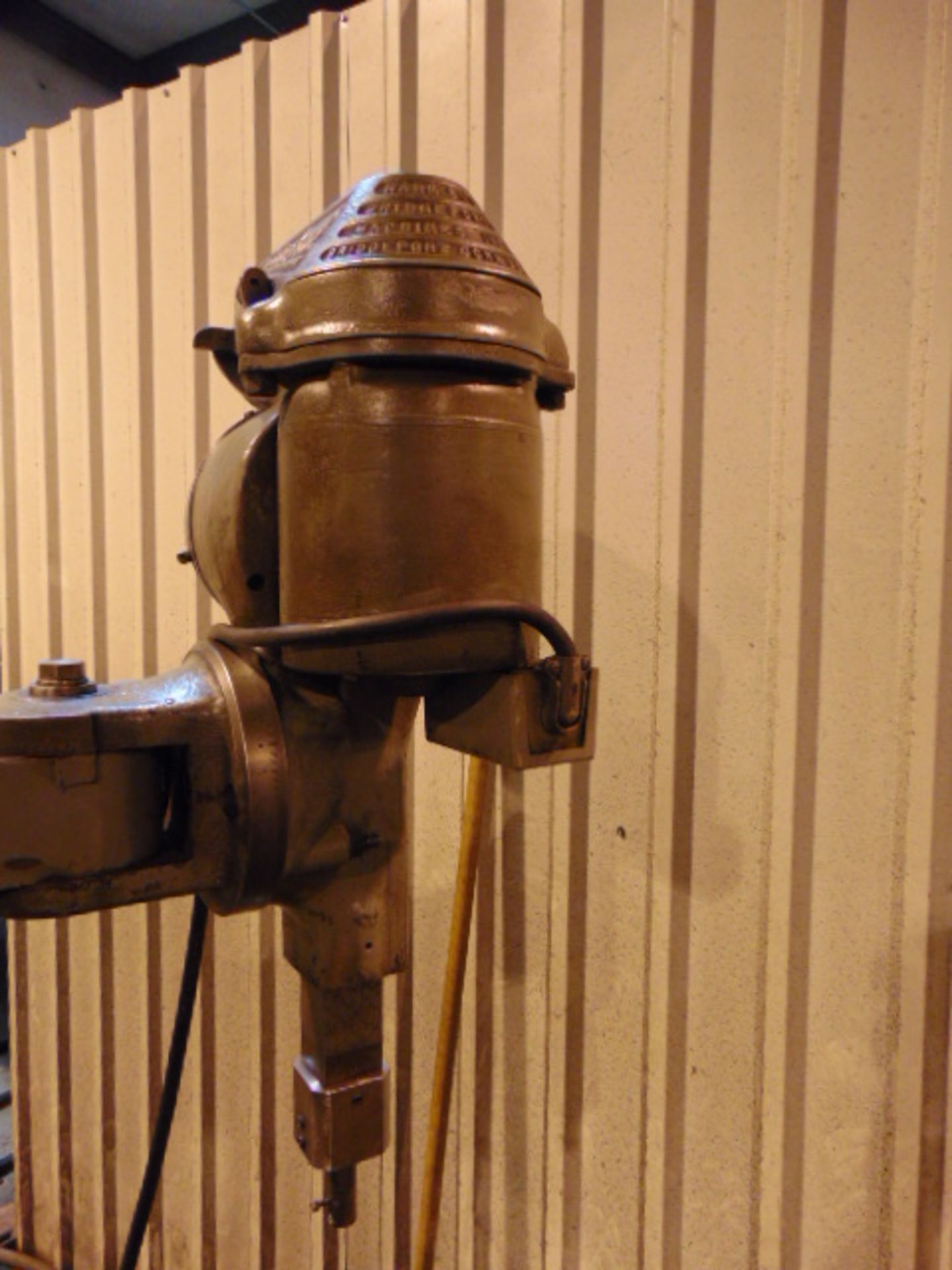 VERTICAL TURRET MILL, BRIDGEPORT J-HEAD, 9” x 42” table, 1 HP step pulley head, Newall 2-axis D.R. - Image 4 of 7