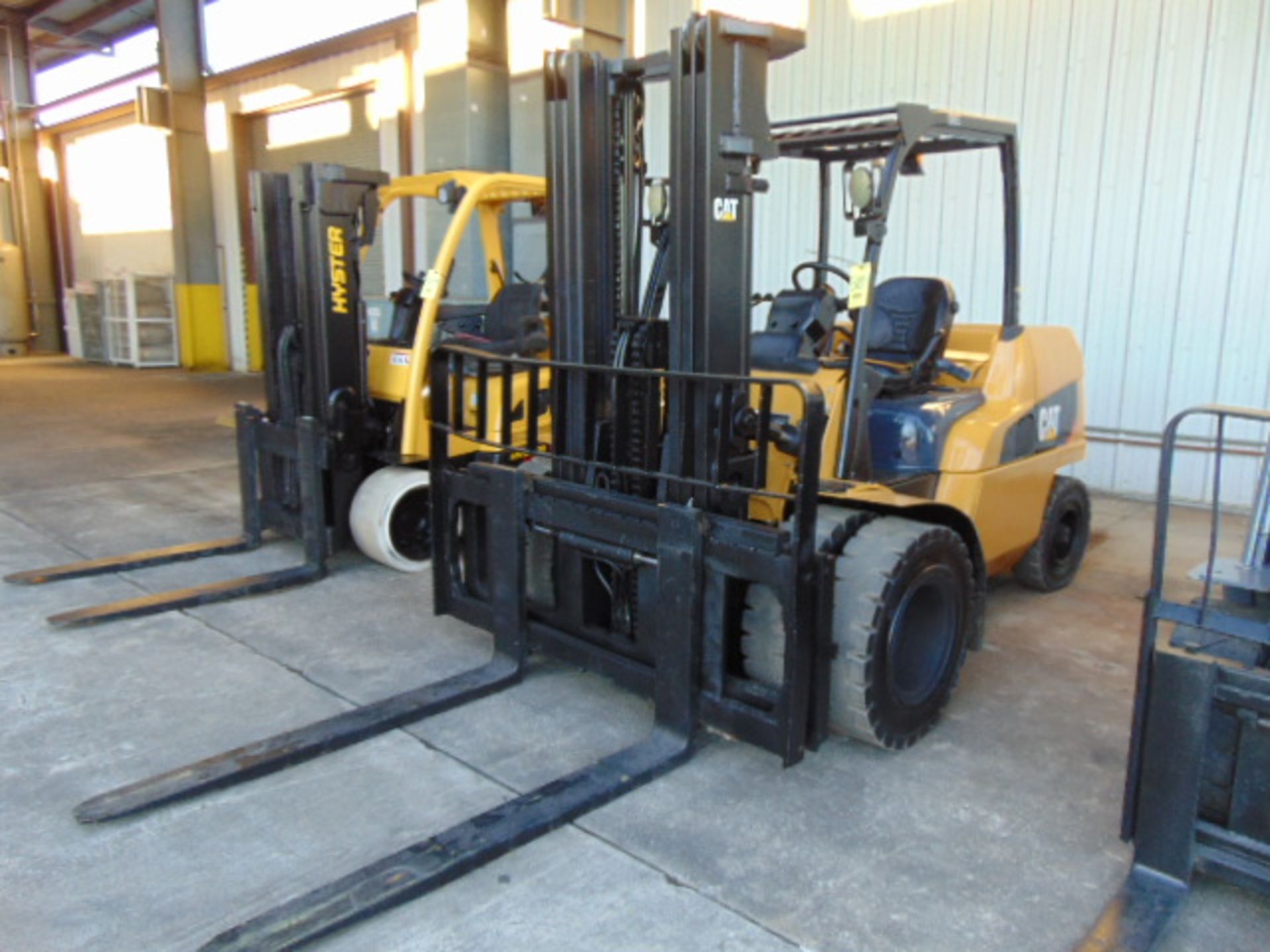 FORKLIFT, CATERPILLAR 11,000 LB. BASE CAP. MDL. PD11000, new 2012, diesel, 89" 3-stage mast, 189"