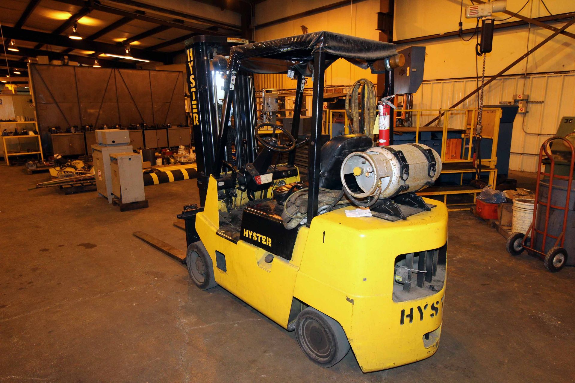 FORKLIFT, HYSTER 6,000 LB. BASE CAP. MDL. S60XL, LPG, 5,300 lbs. @ 20” L.C., 3-stage mast, 189” lift - Image 3 of 3