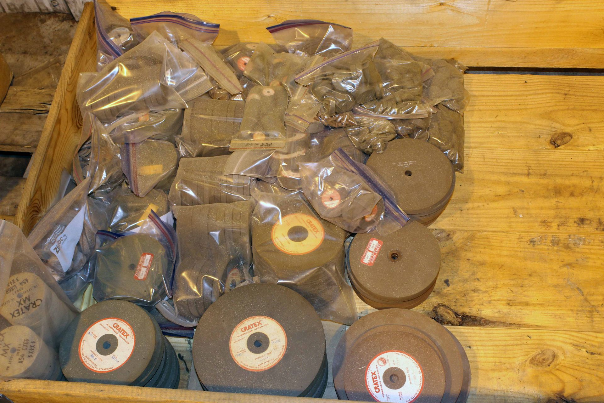 LOT OF GRINDING WHEELS, assorted (on two pallets) - Image 3 of 3