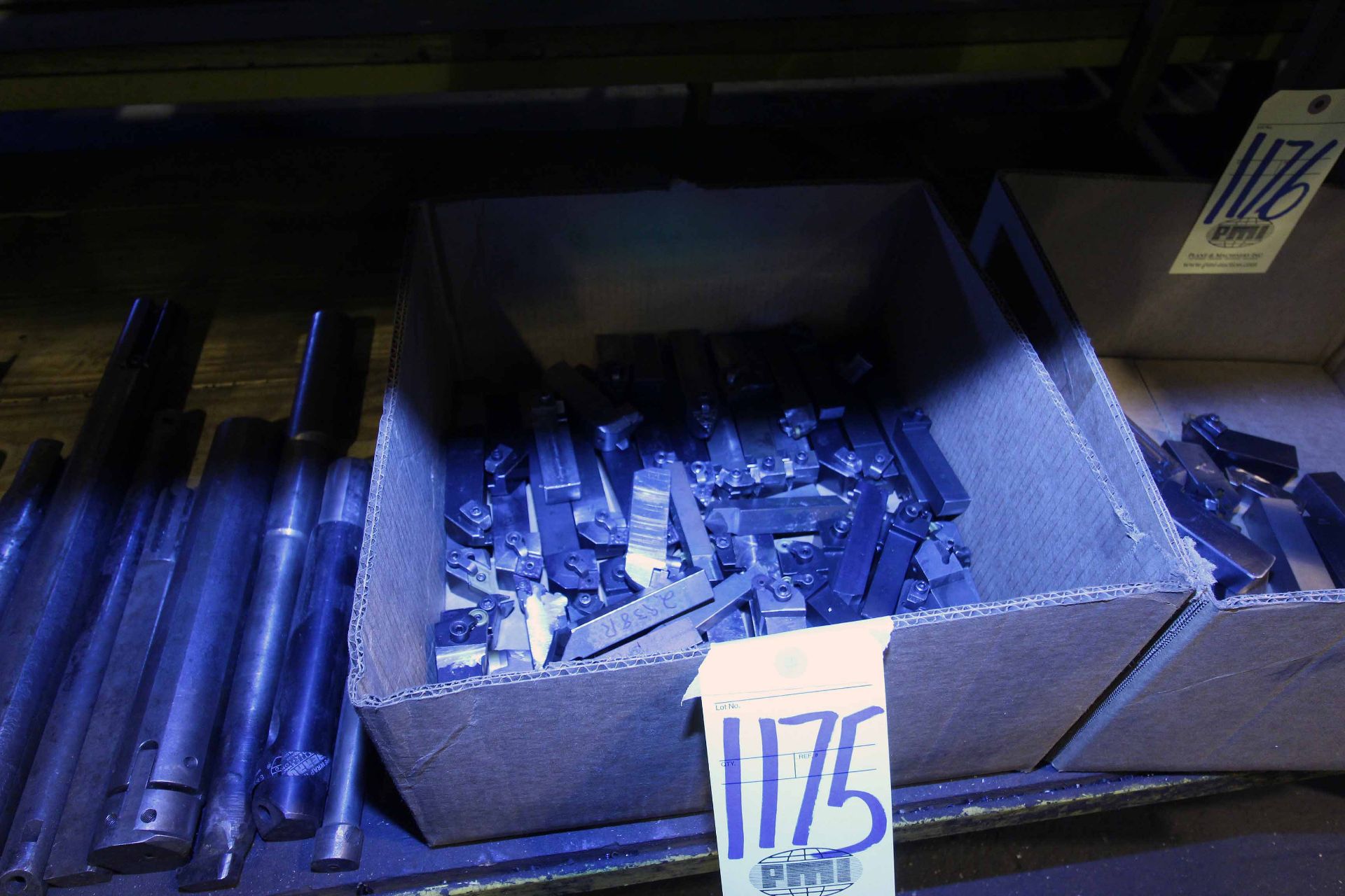 LOT OF CARBIDE INSERT TOOLHOLDERS