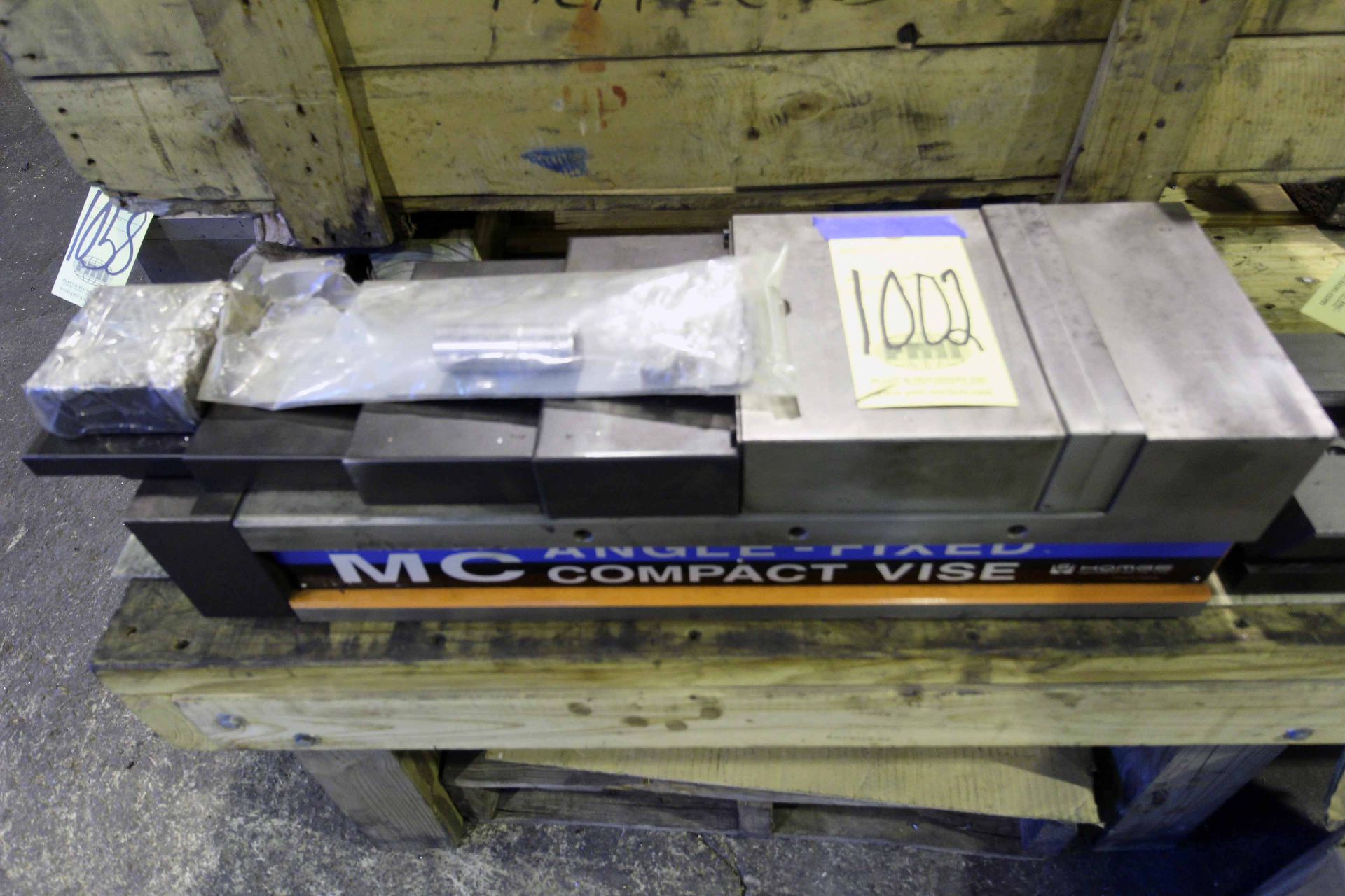 MACHINE VISE, HOMGE MDL. HPAC-200, 8" x 14" cap.