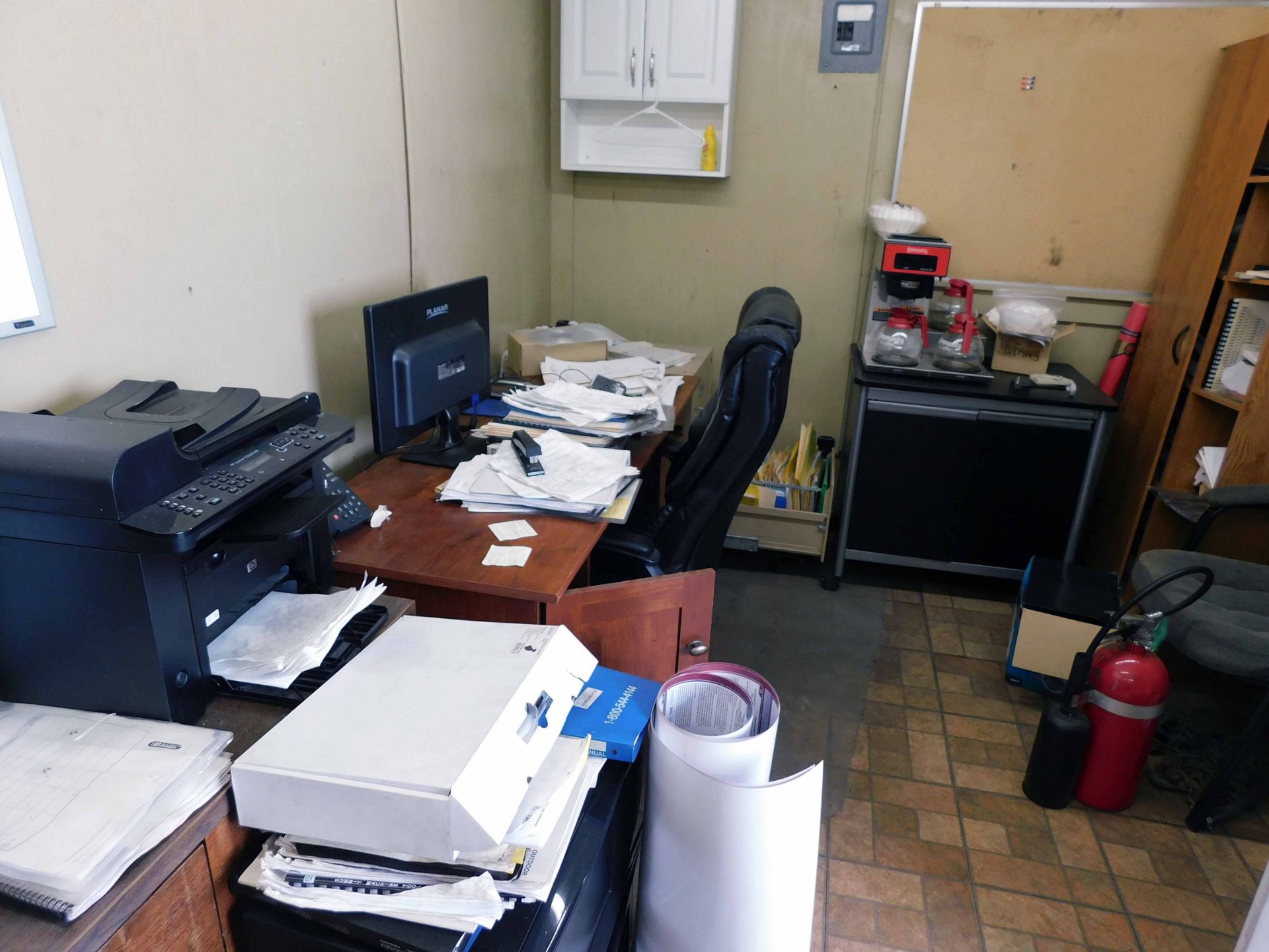 PORTABLE OFFICE, approx. 10' x 20', w/(2) desks, printer, computer, coffee maker, (2) A/C units, - Image 3 of 5