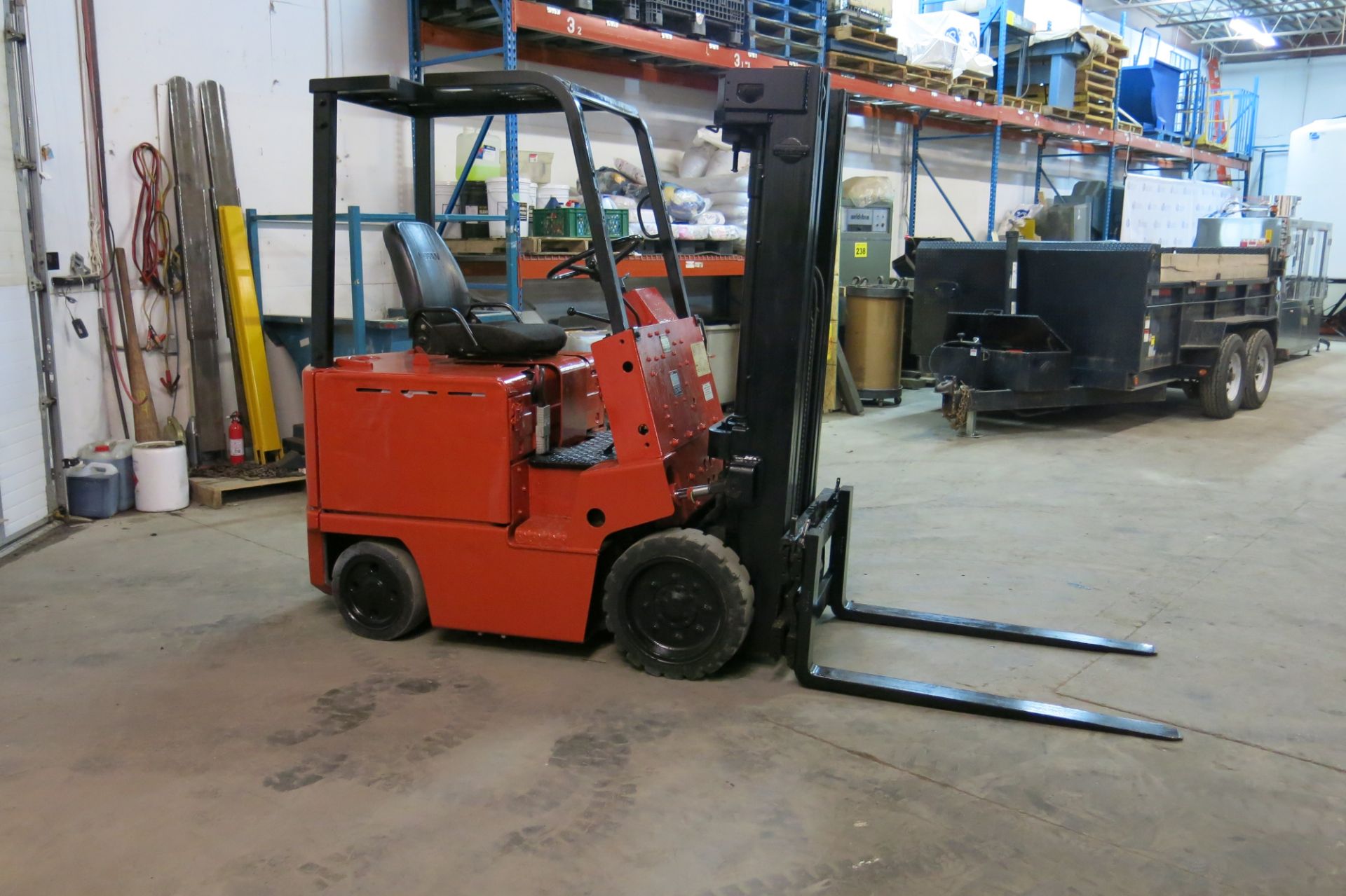 NISSAN, CYB02L20S, 4,000 LBS, 3 STAGE, ELECTRIC FORKLIFT, CHARGER, 6,304 HOURS, S/N CY802-002260 - Image 4 of 14