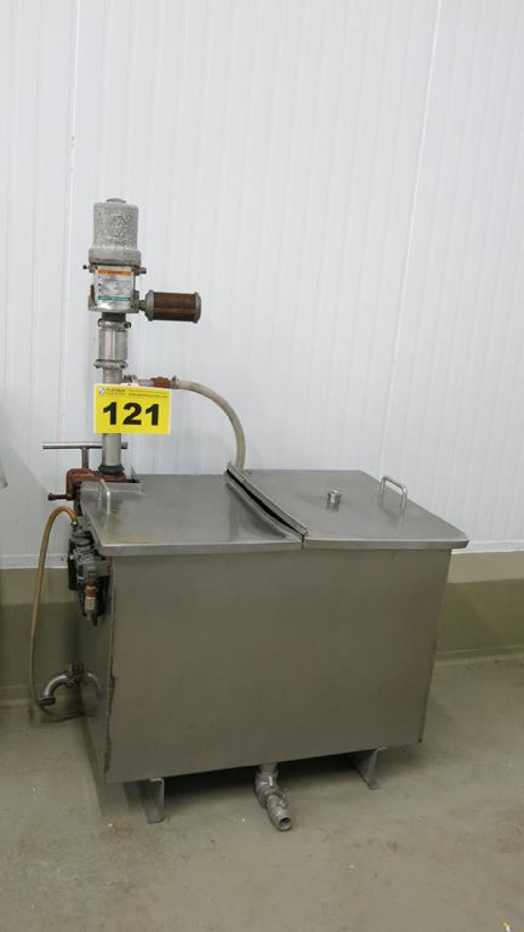 STAINLESS STEEL, 3' X 2' X 2', BRINE TANK WITH GRACO, AIR POWERED, PISTON PUMP