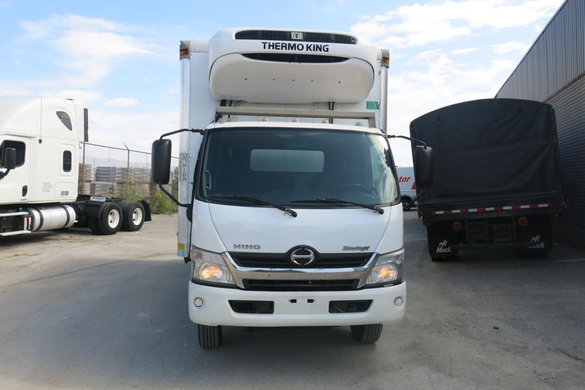 2013, HINO, 195, REEFER TRUCK, MULTIVANS, 18', INSULATED BOX, THERMOKING, T800 WHISPER, REEFER, - Image 2 of 26