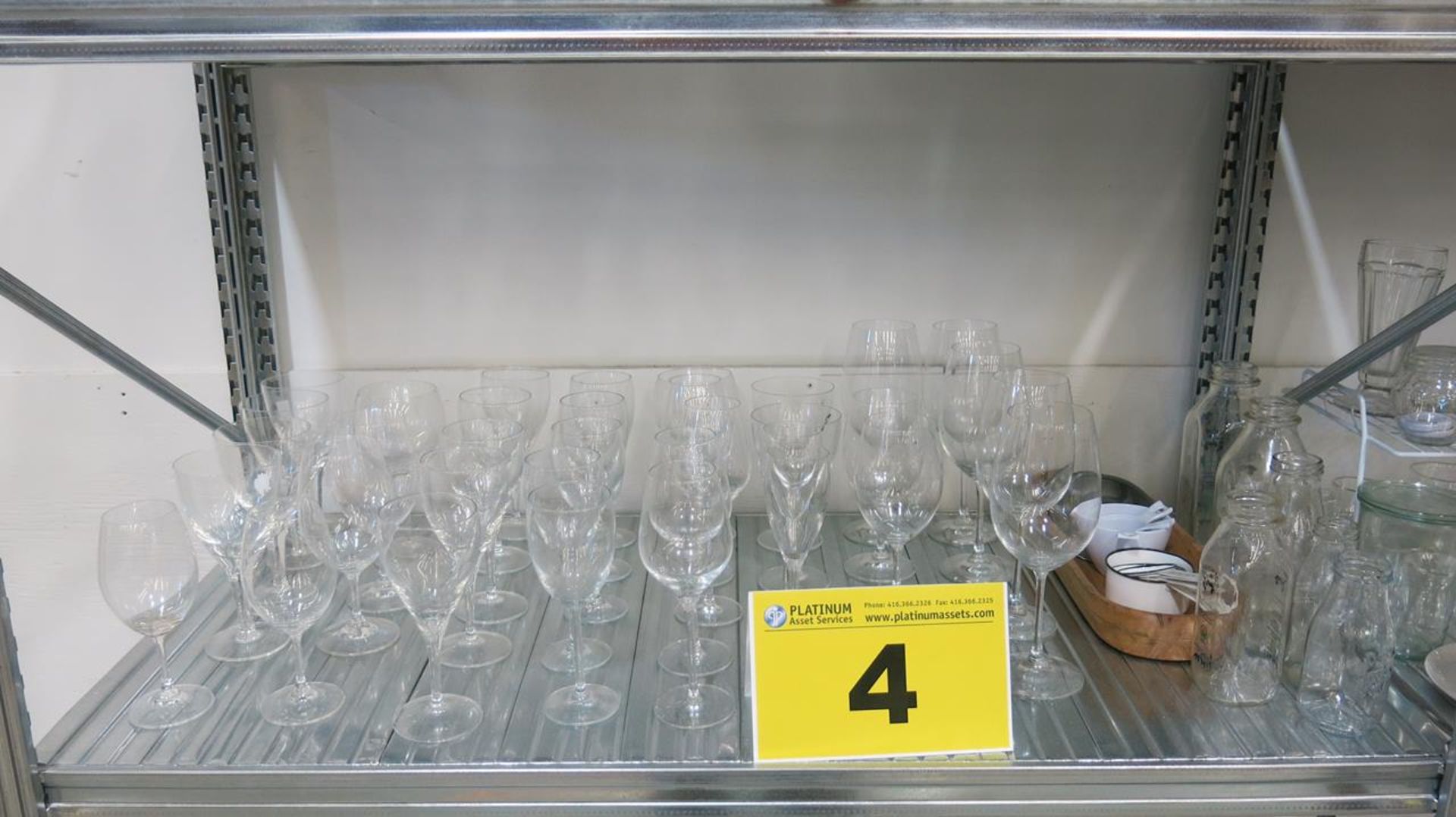 LOT OF ASSORTED GLASSWARE