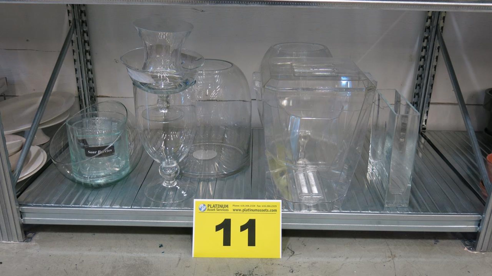 LOT OF ASSORTED GLASSWARE