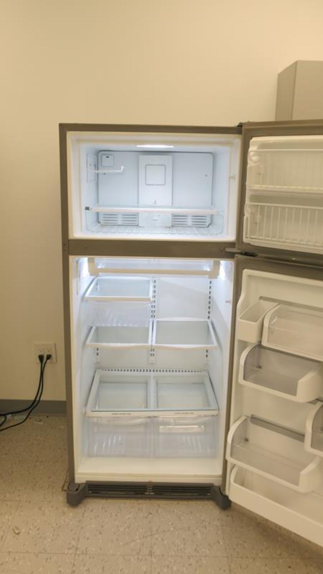 SEARS, 970R424530, STAINLESS STEEL, REFRIGERATOR WITH ICE MAKER, S/N BA44616819 - Image 2 of 3