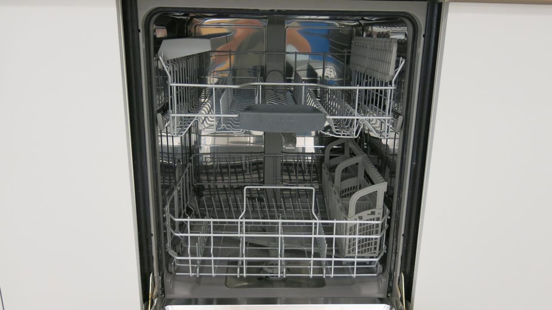 BOSCH, SHS5AVF5UC/22, STAINLESS STEEL, BUILT UNDER DISHWASHER - Image 2 of 4