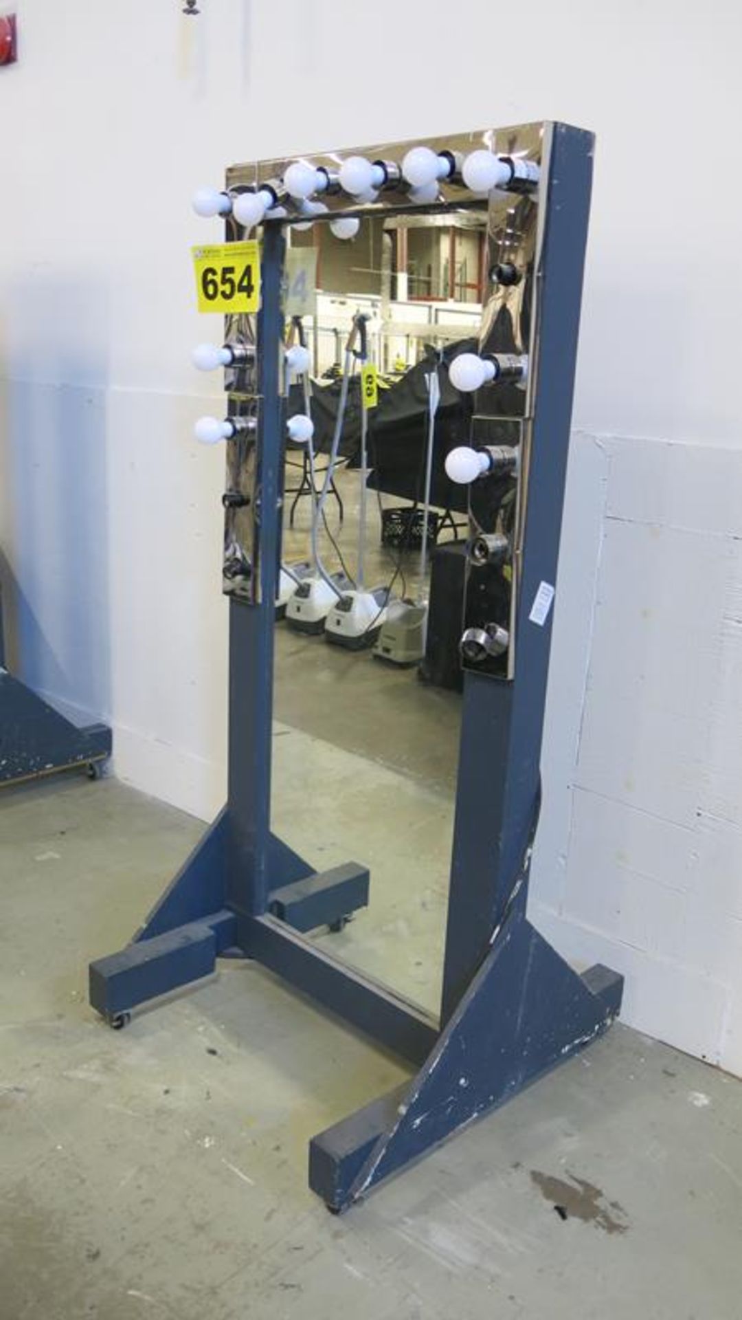 FULL LENGTH STUDIO MIRROR WITH LIGHTS ON WHEELS - Image 2 of 2