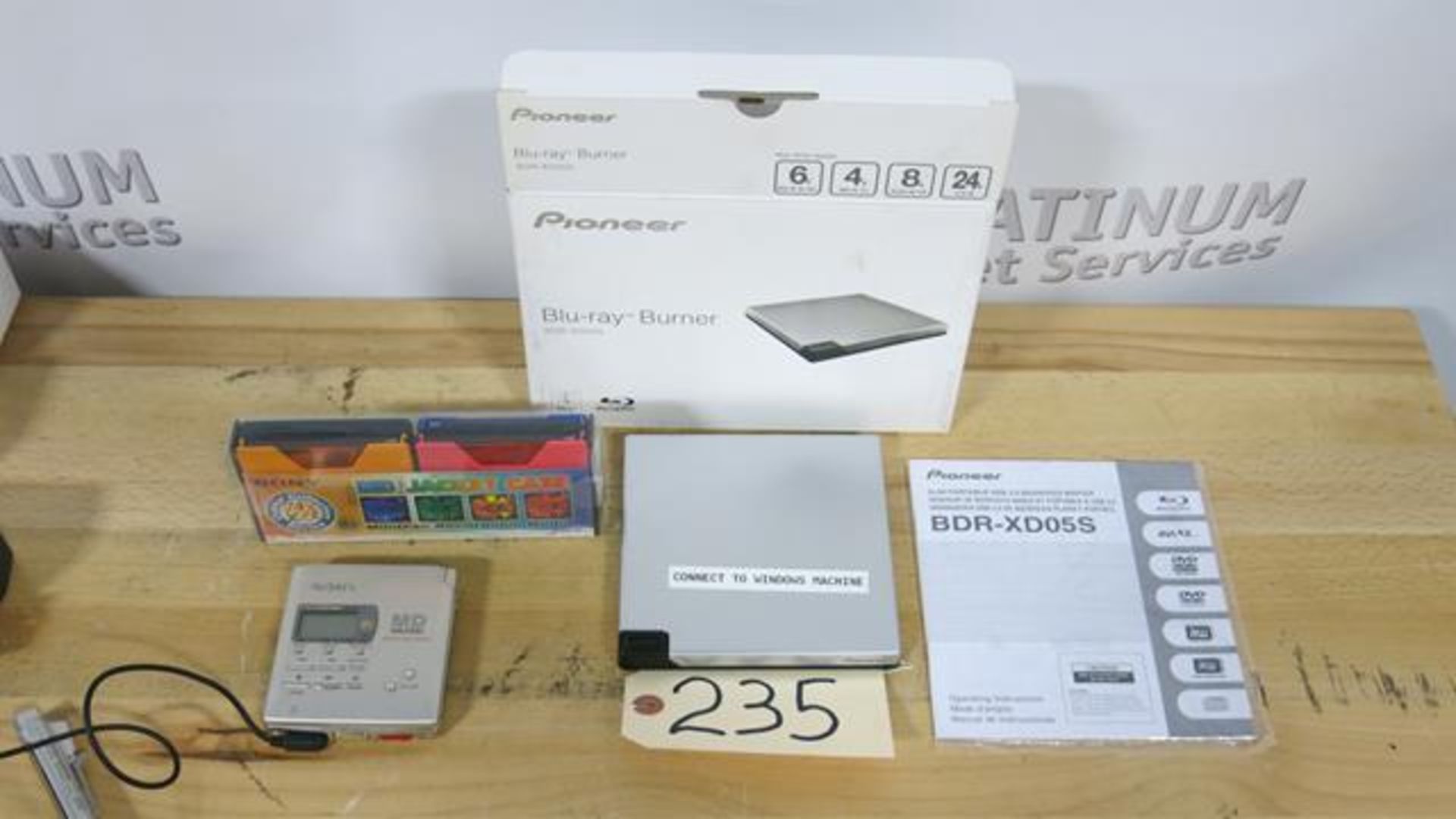 LOT OF SONY, PORTABLE MINIDISC RECORDER, PIONEER, BDR-XD05S, PORTABLE CD/DVD WRITER AND SONY,
